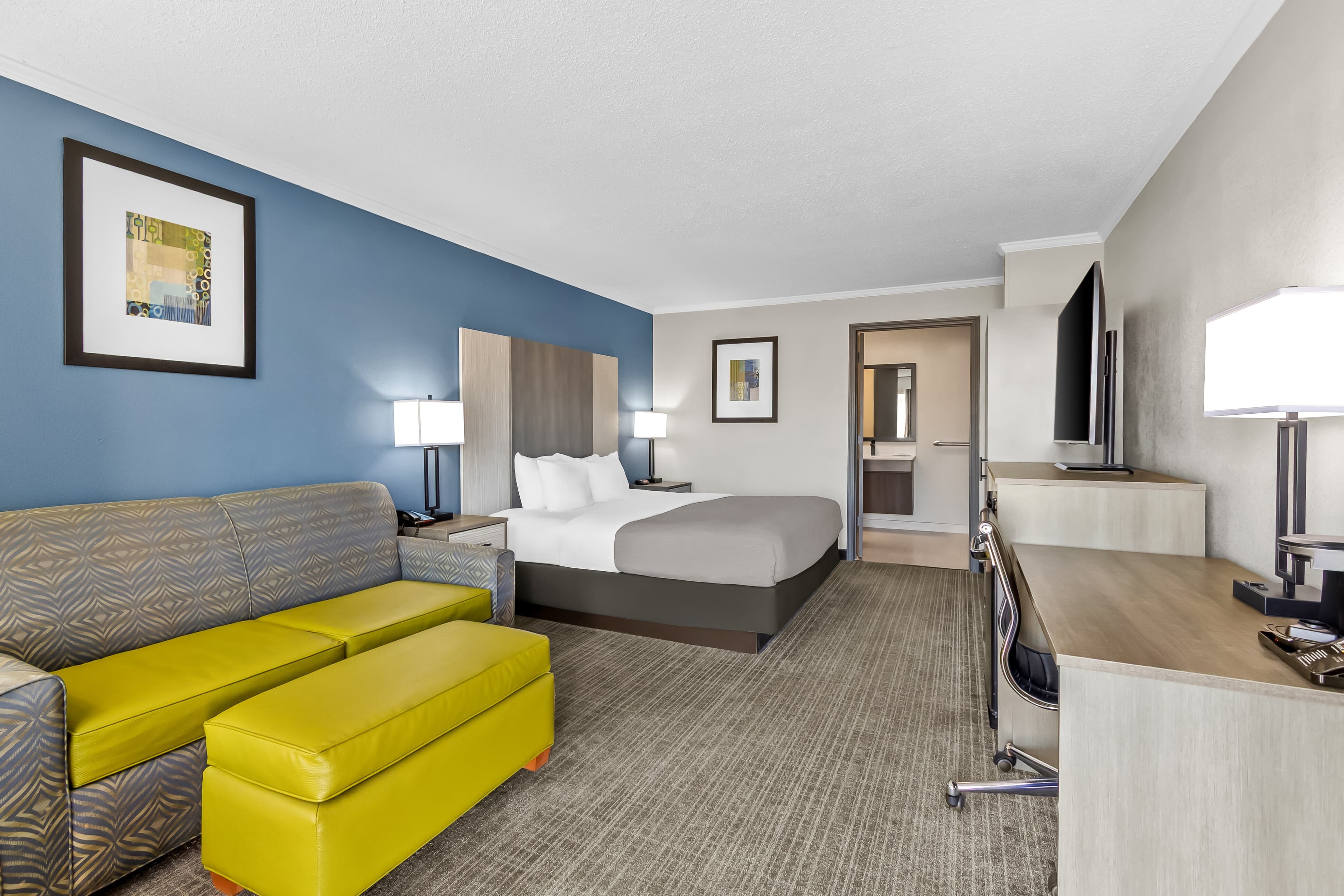 Quality Inn & Suites Florence Civic Center - Image 3