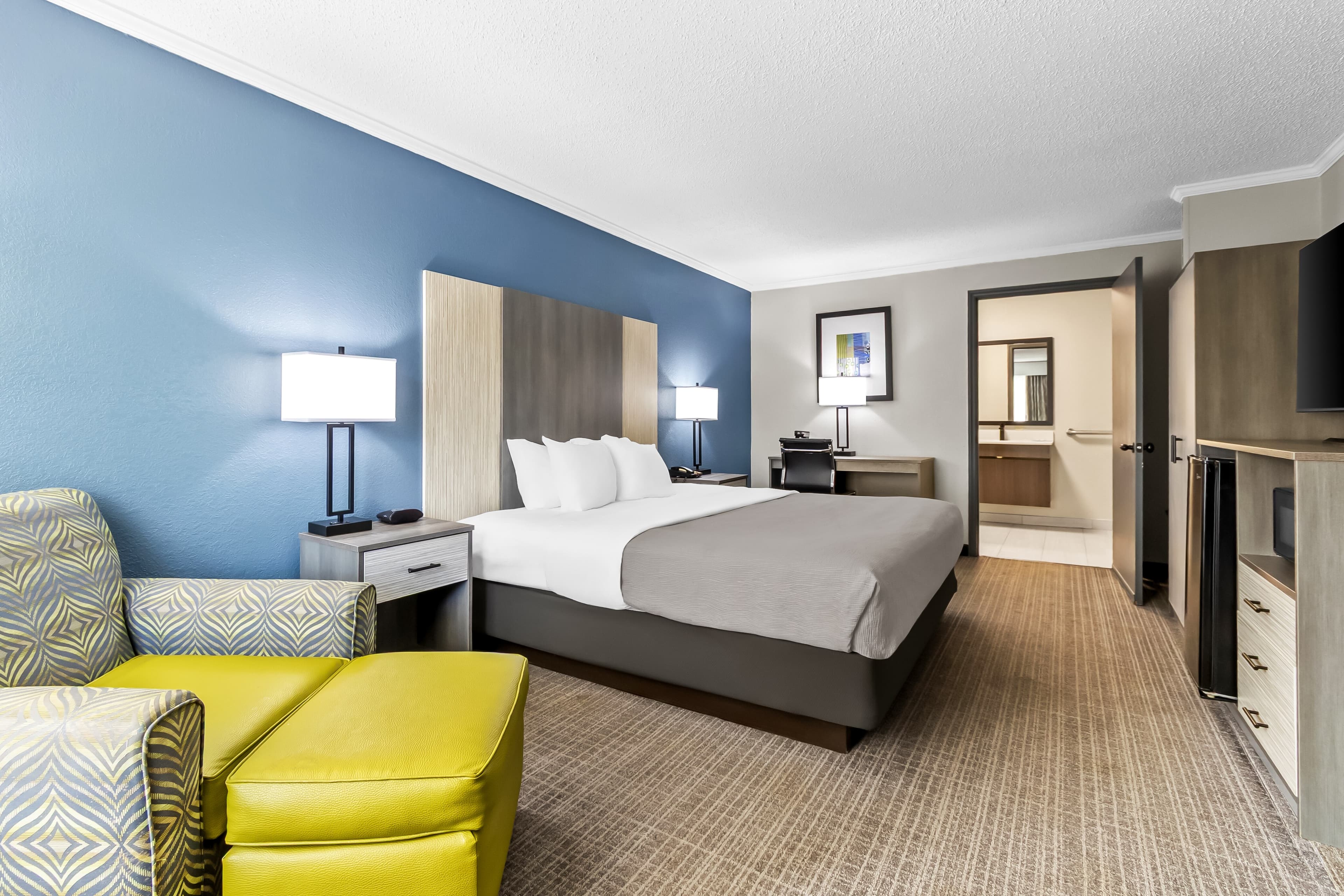 Quality Inn & Suites Florence Civic Center — 7
