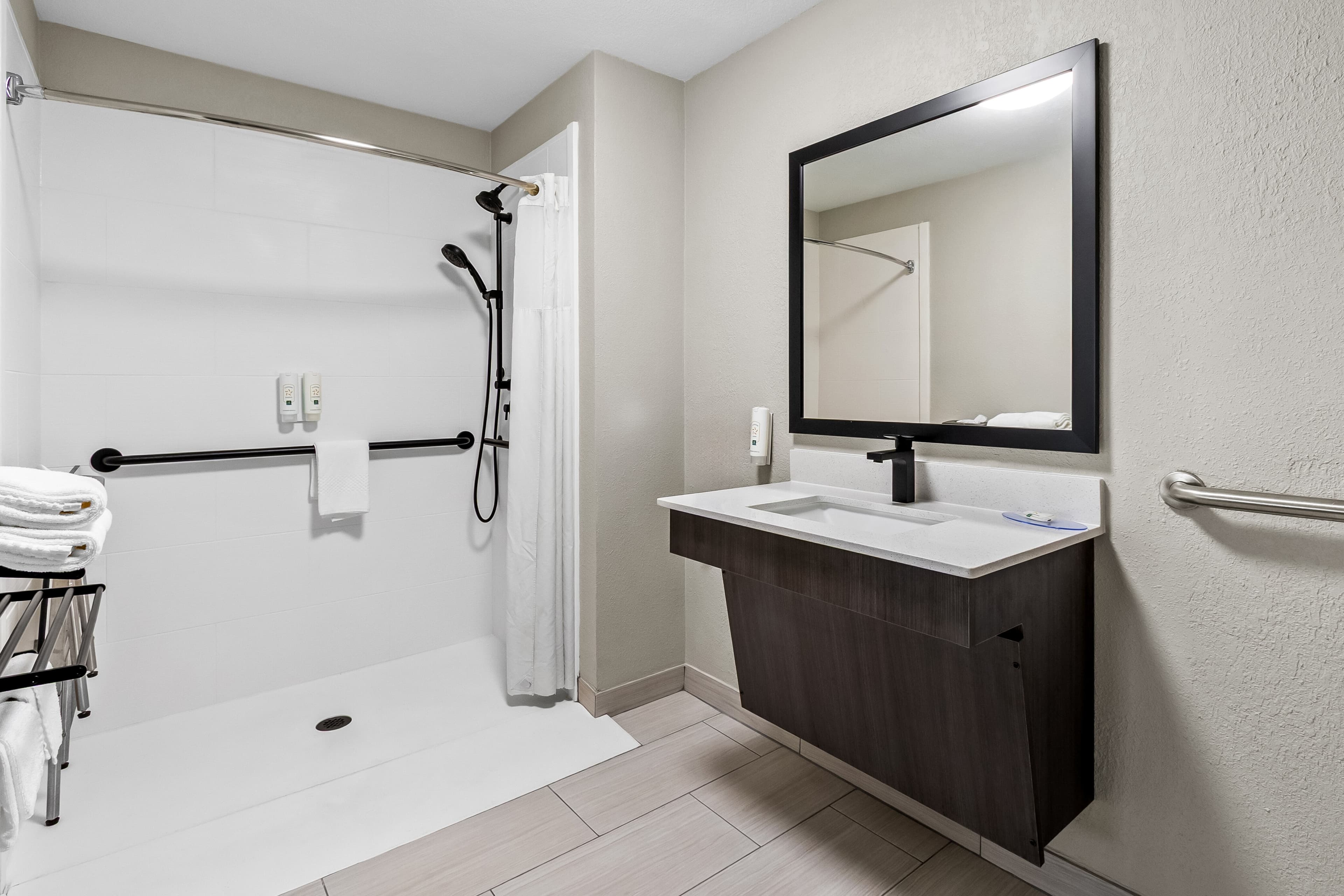 Quality Inn & Suites Florence Civic Center - Image 5