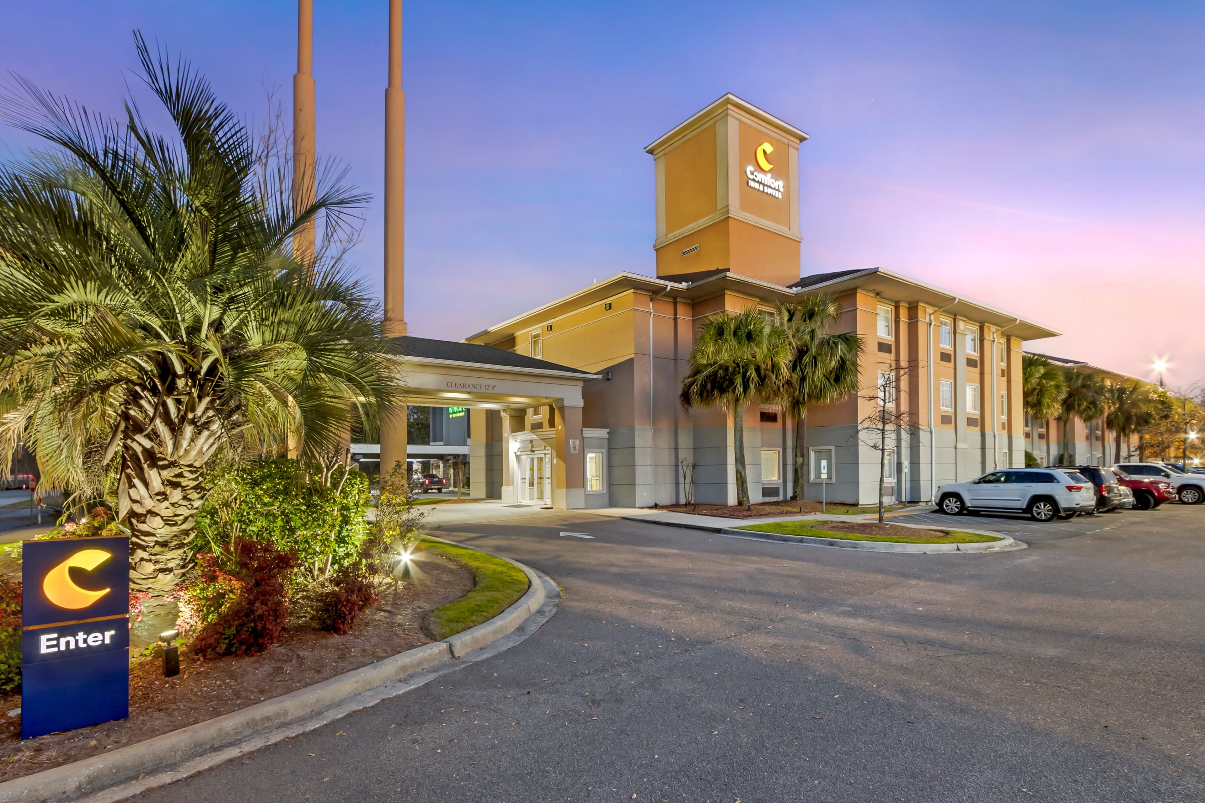 Comfort Inn & Suites Charleston Airport Convention Center - Image 1