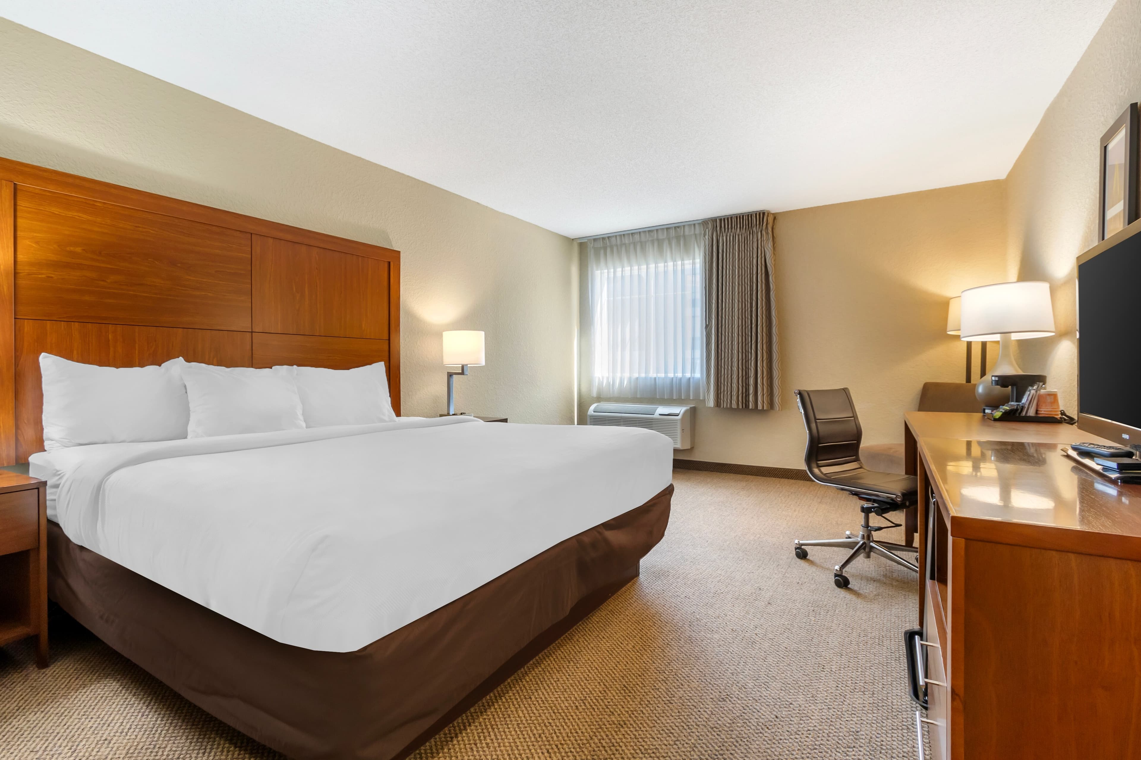 Comfort Inn & Suites Charleston Airport Convention Center - Image 5
