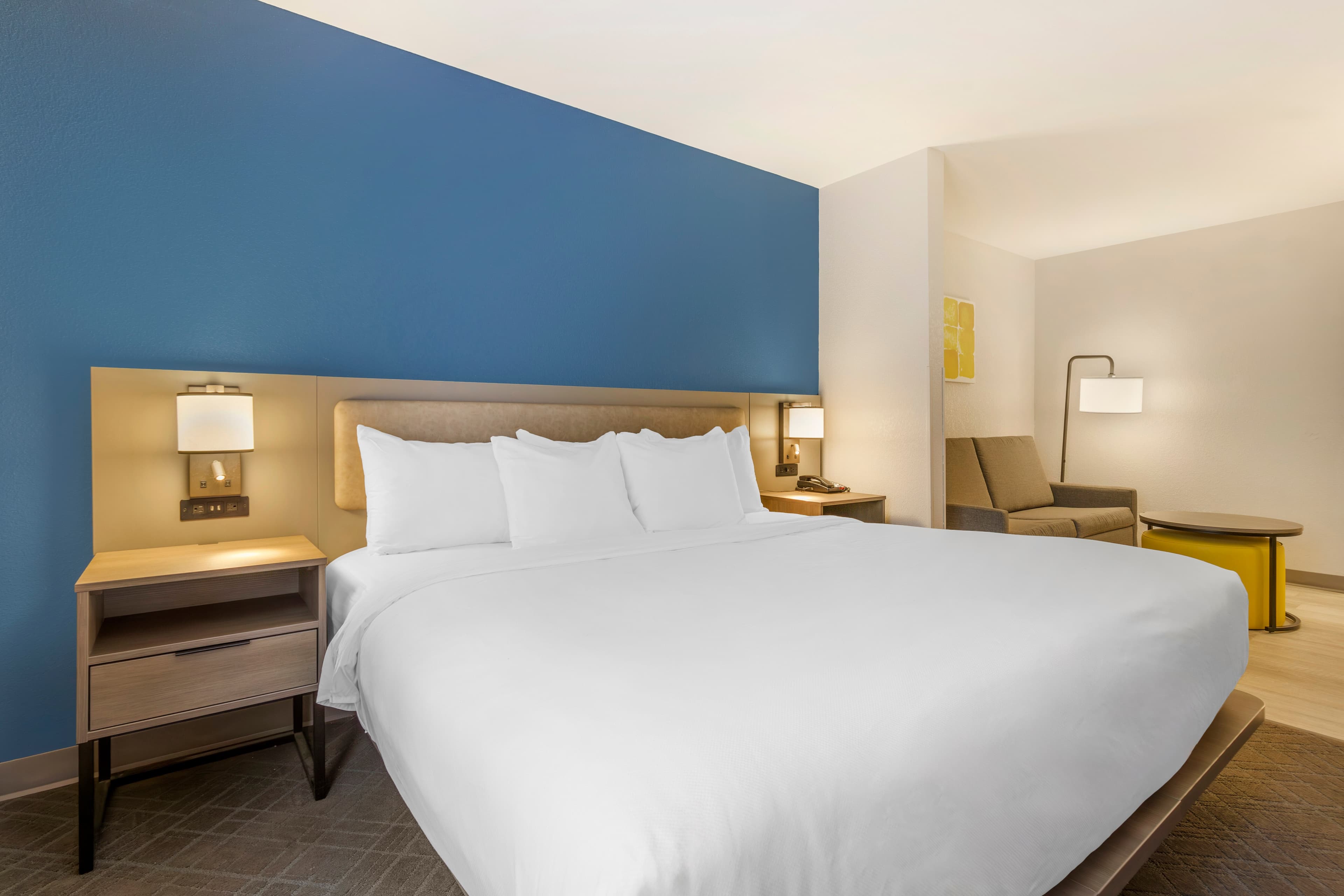 Comfort Suites Columbia Northeast - Fort Jackson - Image 4