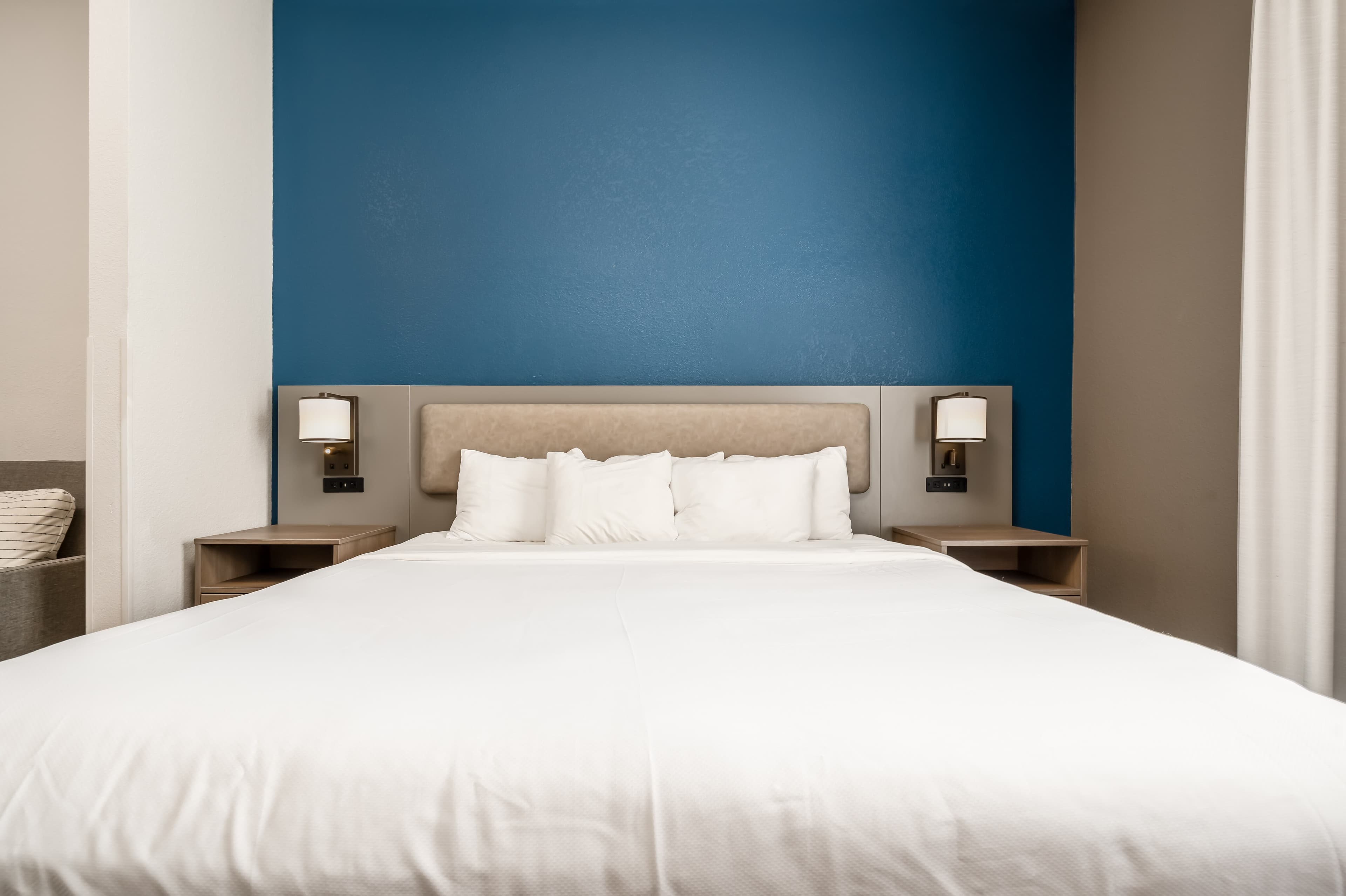 Comfort Suites Columbia Northeast - Fort Jackson - Image 2