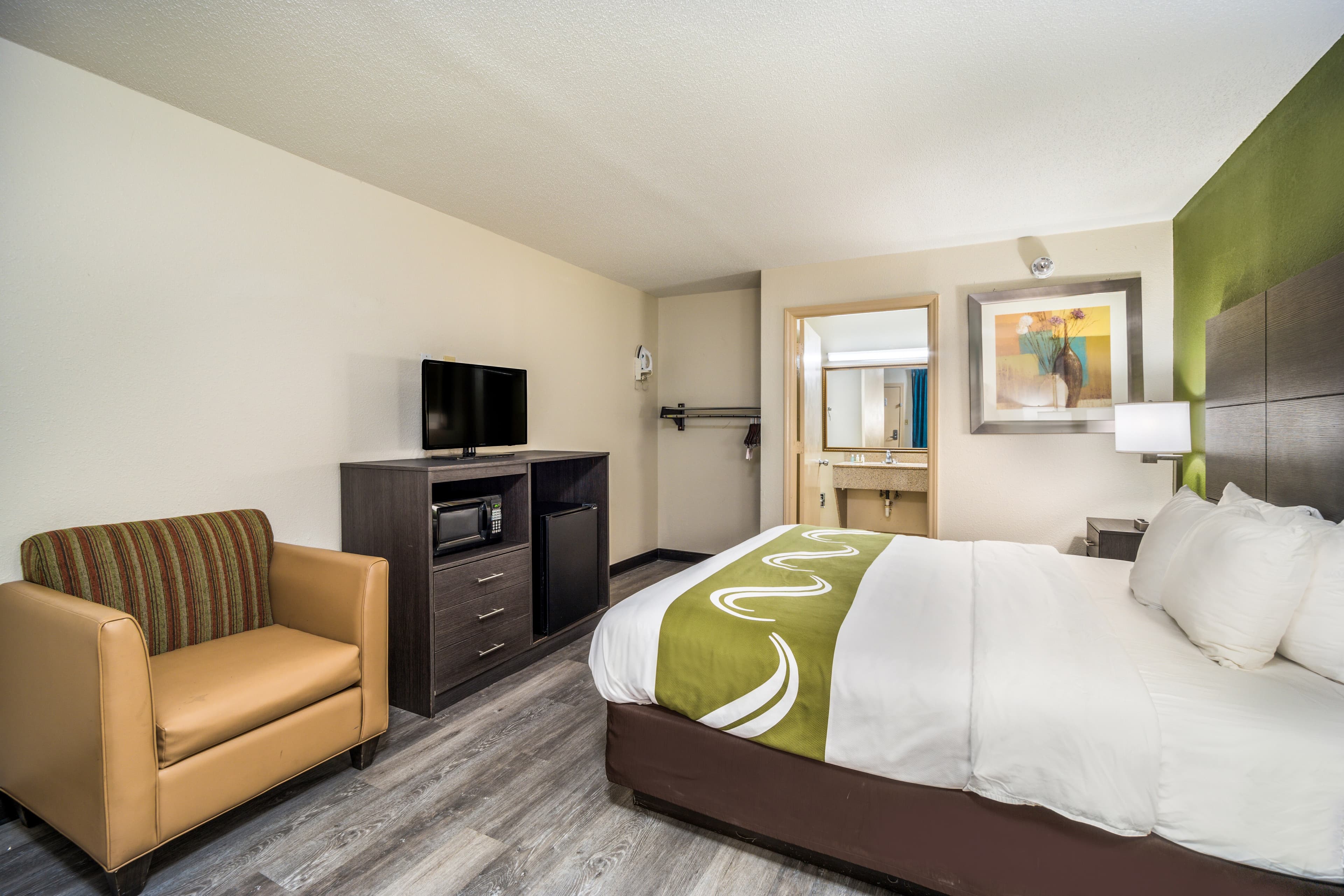 Quality Inn Columbia Airport - Image 4