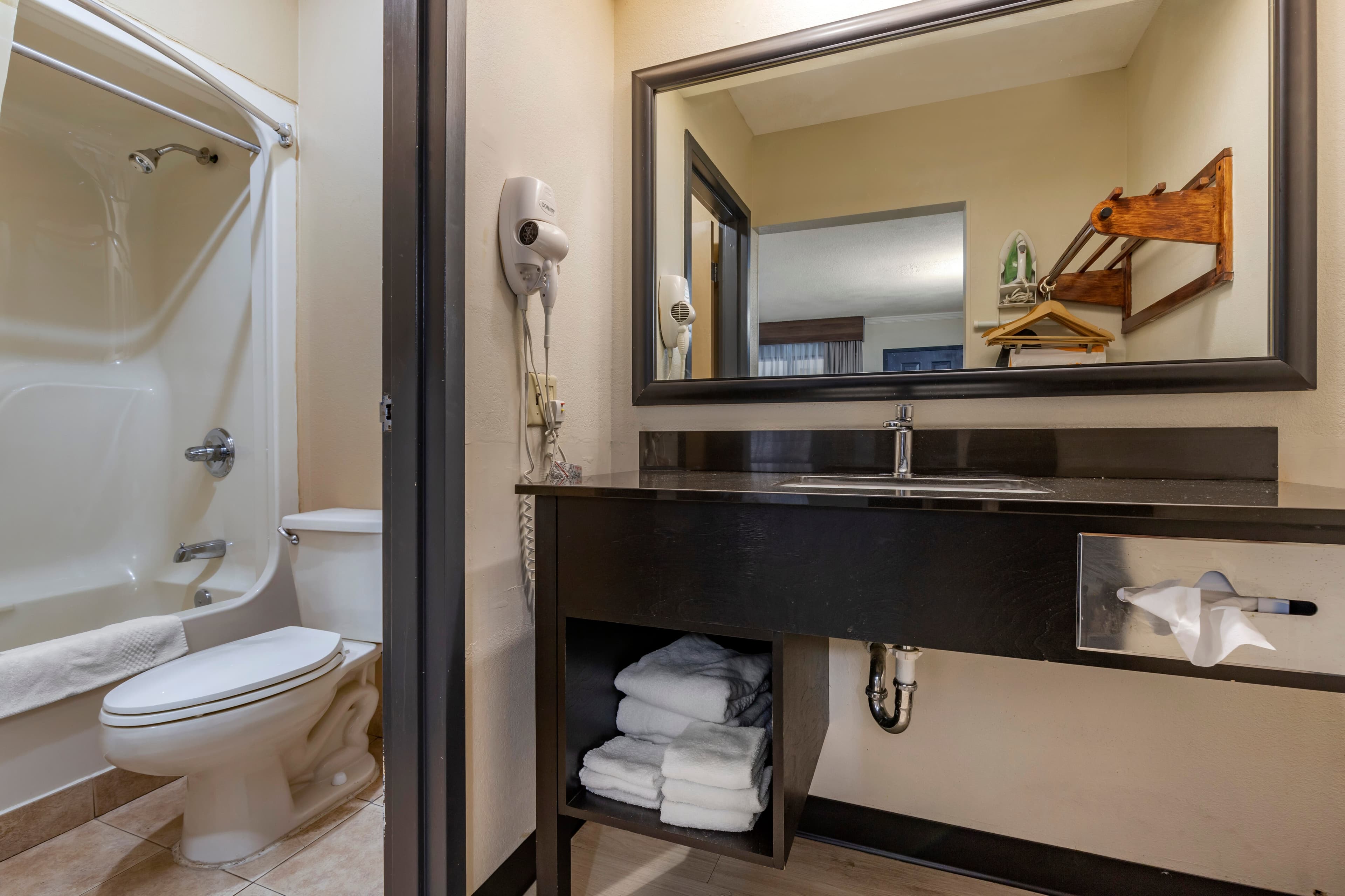Quality Inn & Suites Ft. Jackson Maingate — 17