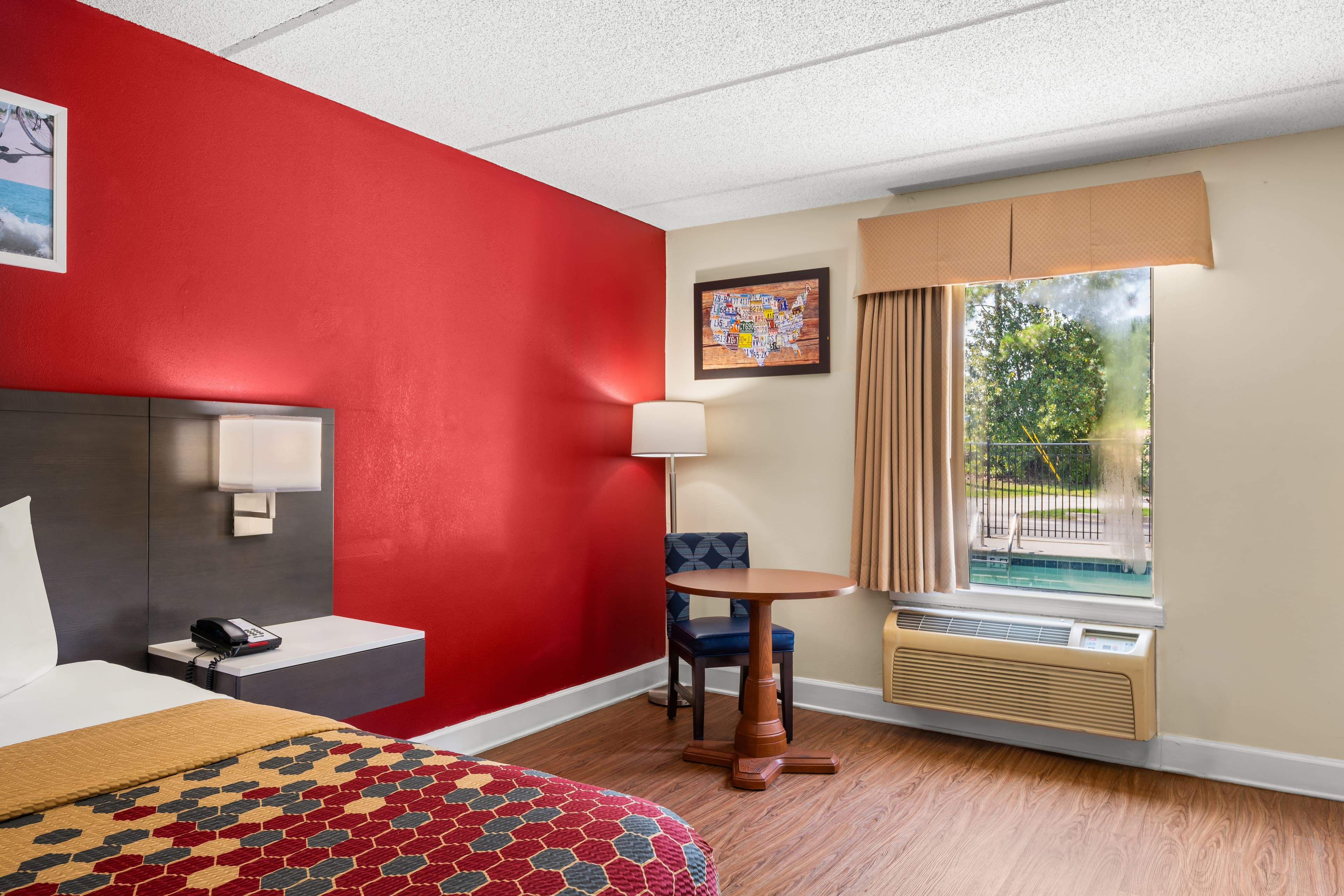 Econo Lodge Inn & Suites Lugoff — 12