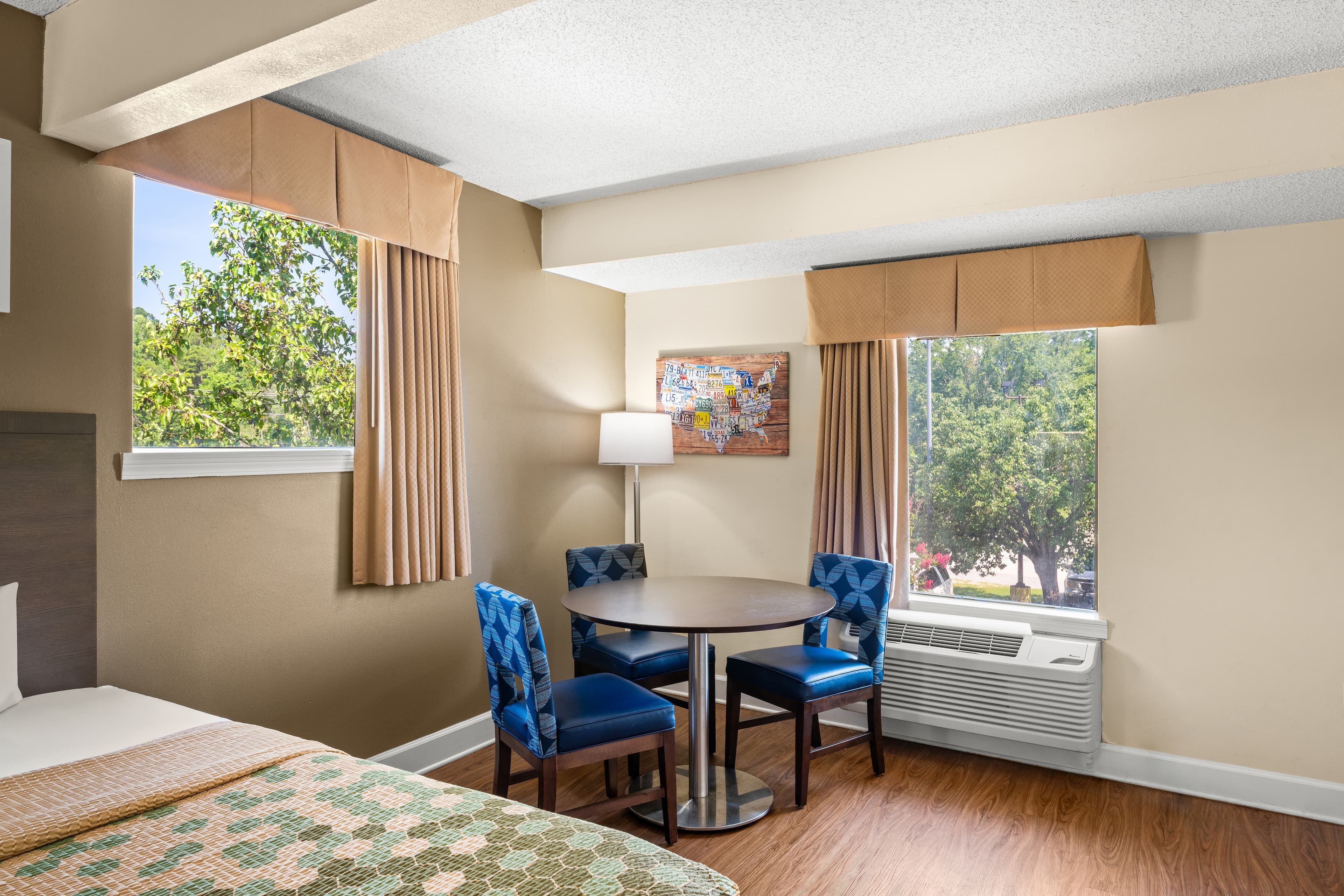 Econo Lodge Inn & Suites Lugoff — 15
