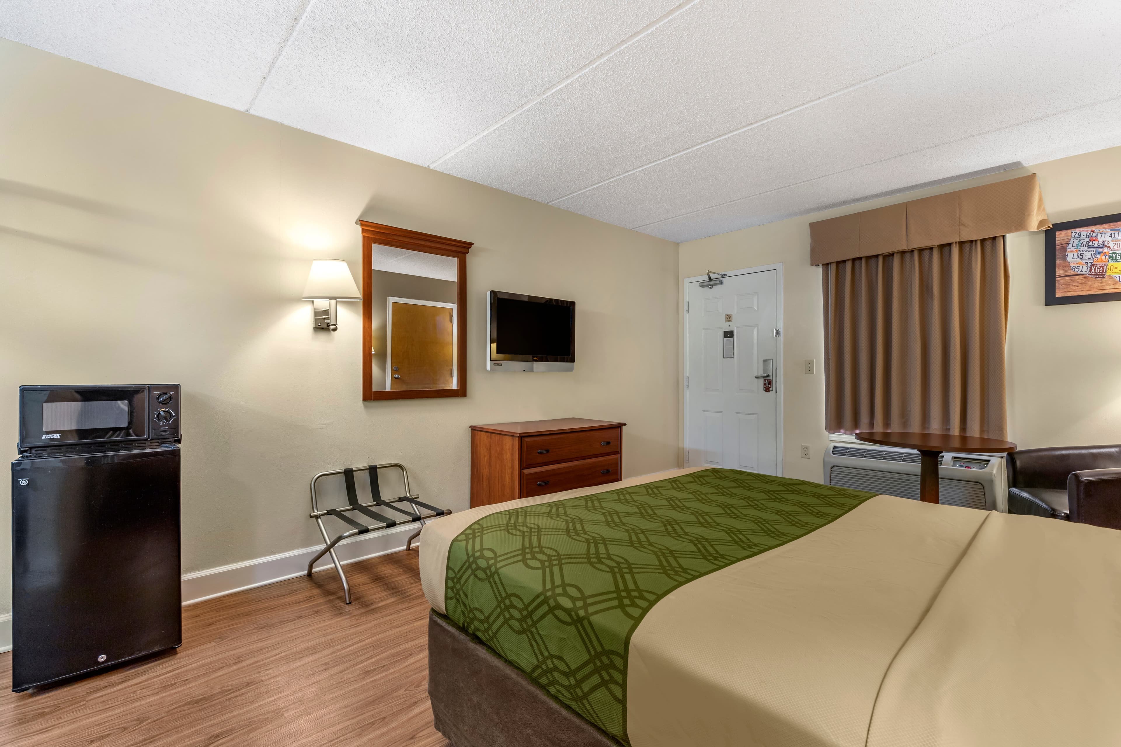 Econo Lodge Inn & Suites Lugoff - Image 4
