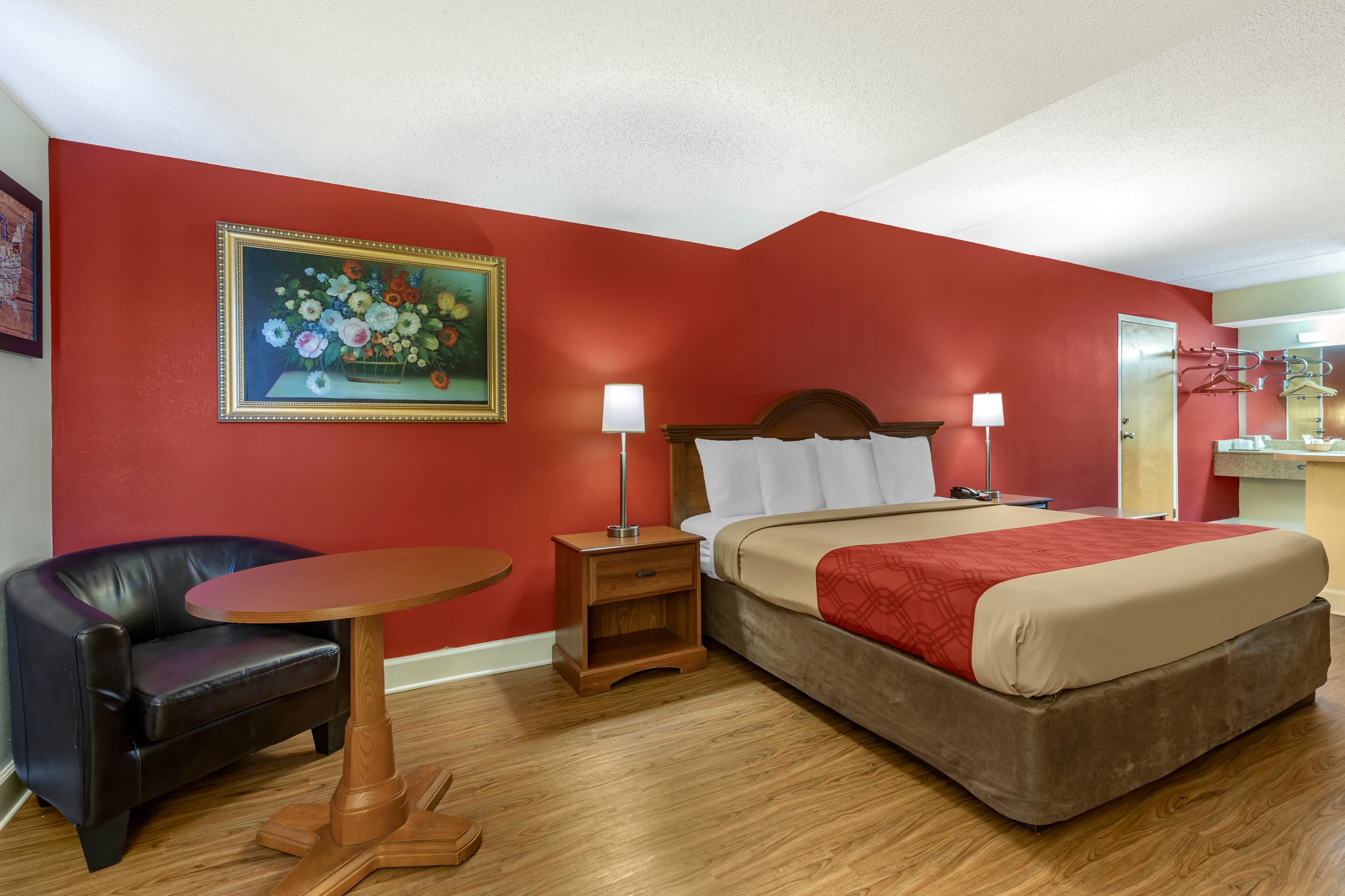 Econo Lodge Inn & Suites Lugoff — 18
