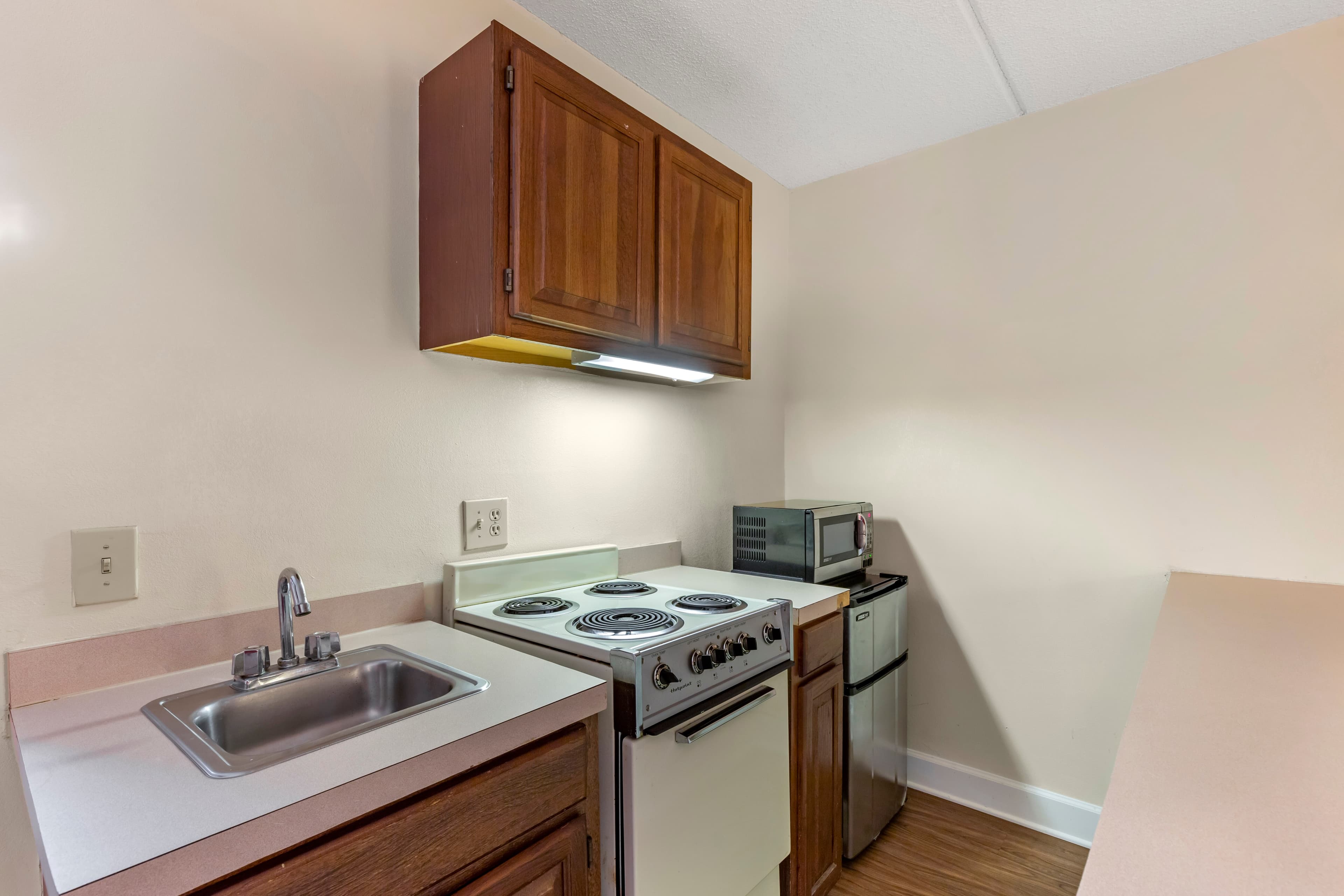 Econo Lodge Inn & Suites Lugoff — 19