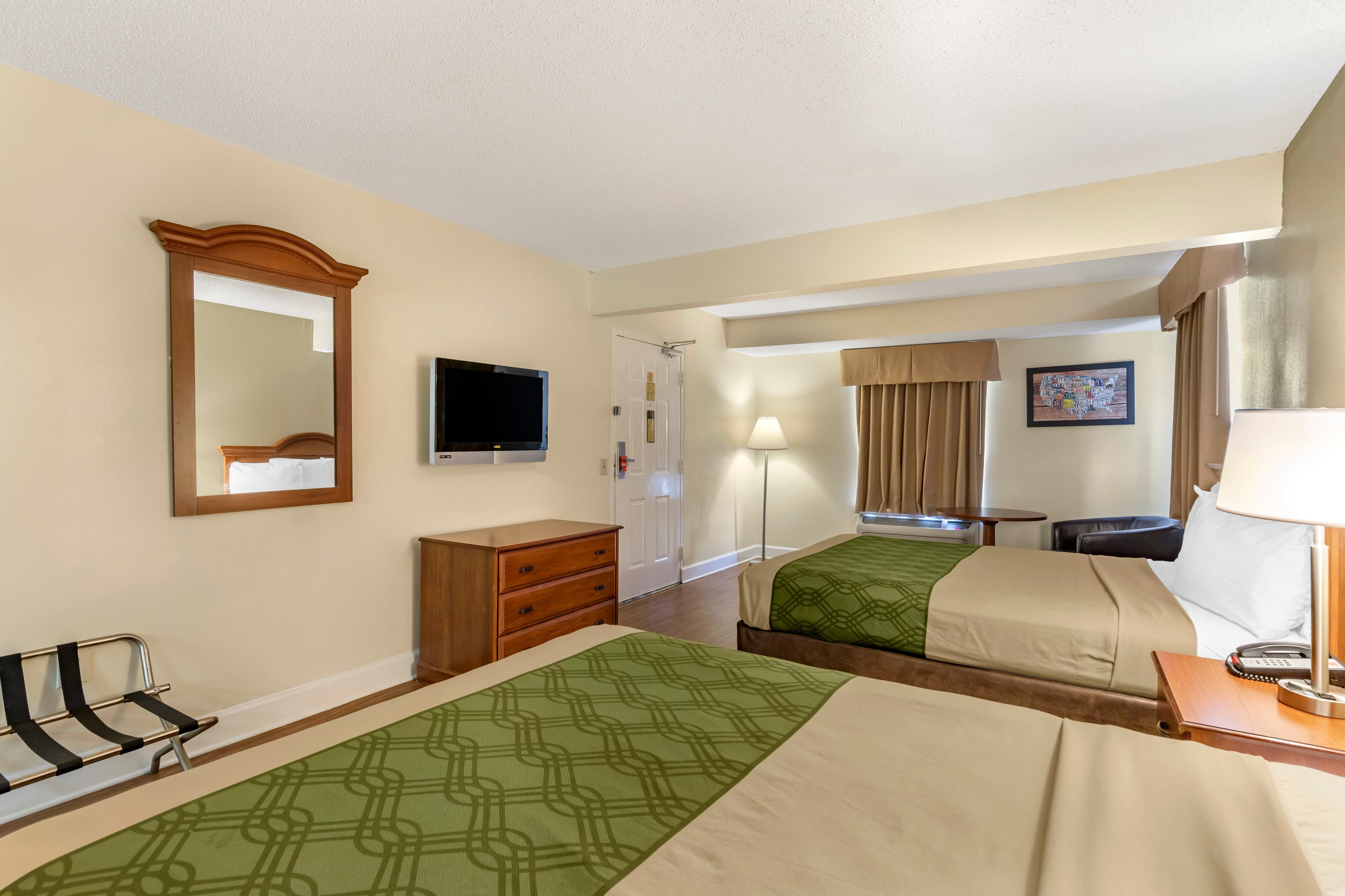 Econo Lodge Inn & Suites Lugoff — 24
