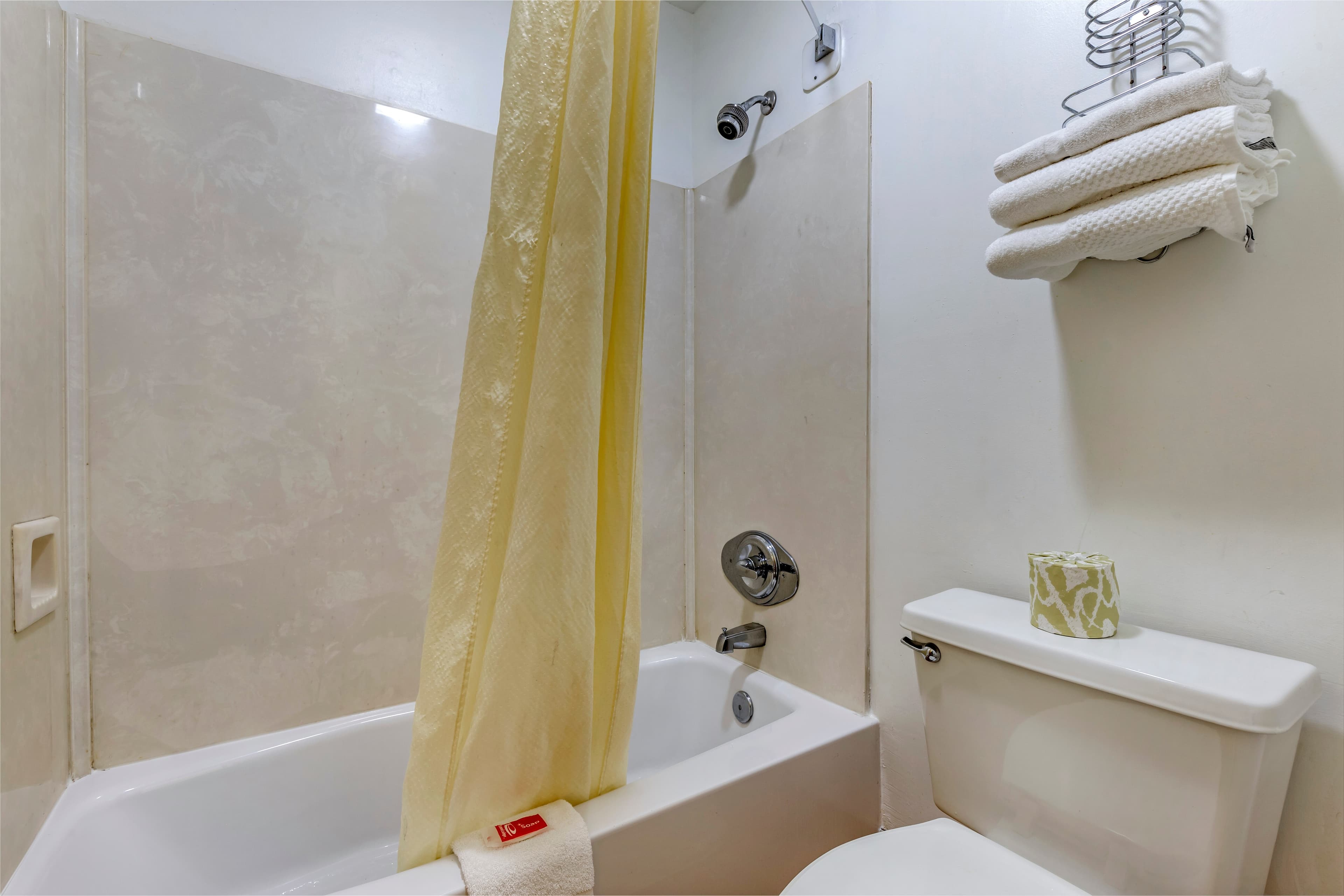 Econo Lodge Inn & Suites Lugoff — 26