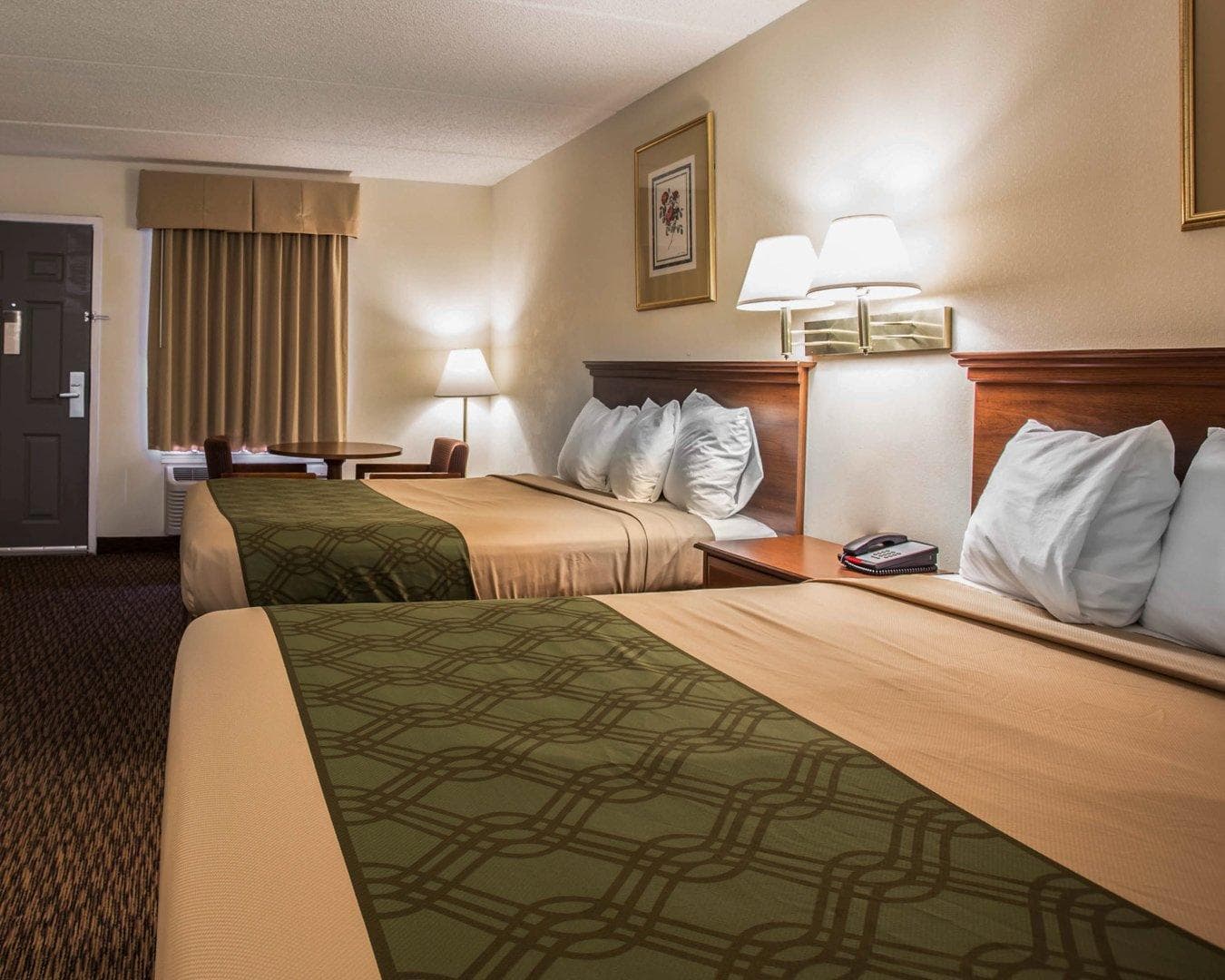 Econo Lodge Inn & Suites Lugoff — 16
