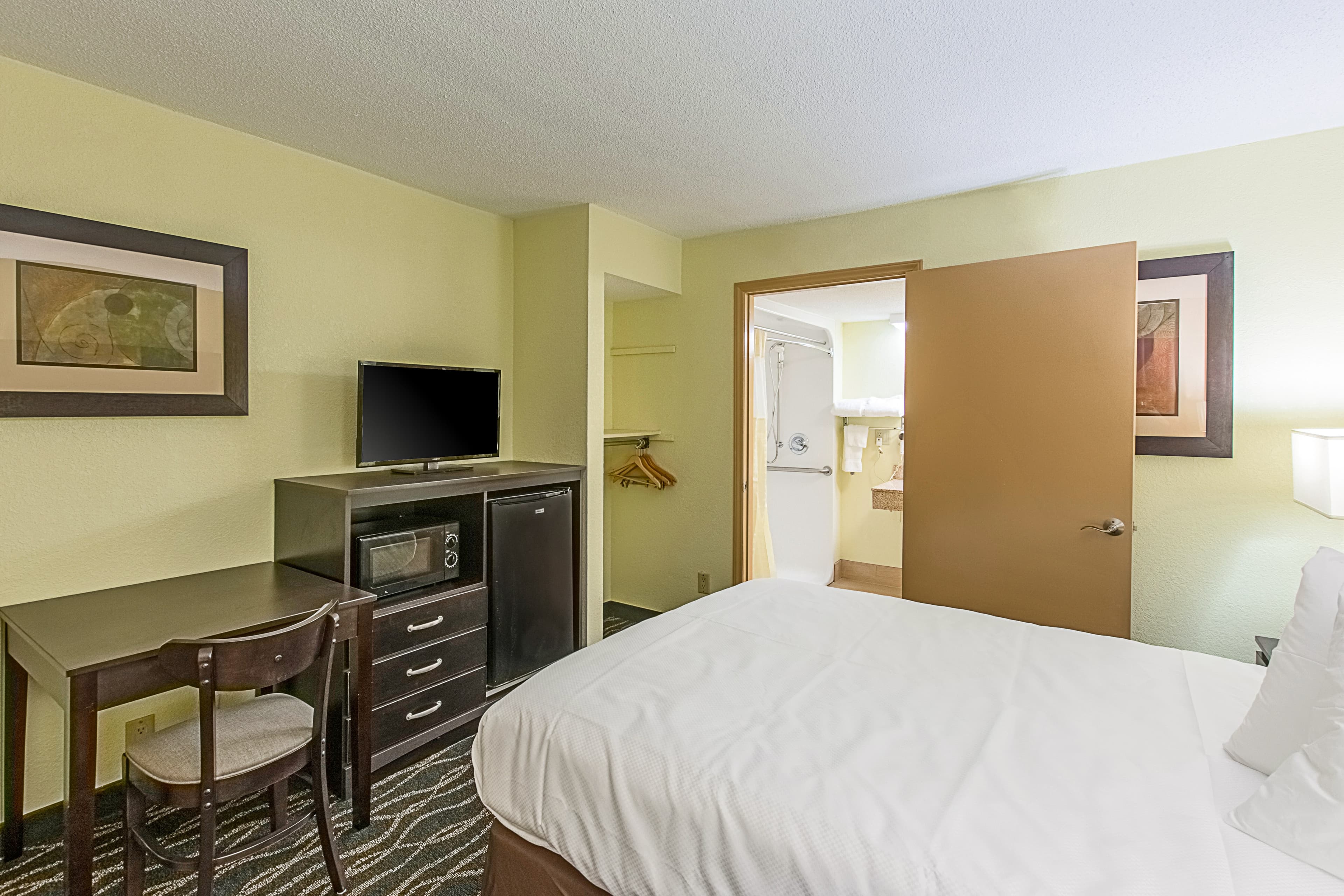 Clarion Inn Columbia Airport - Image 3