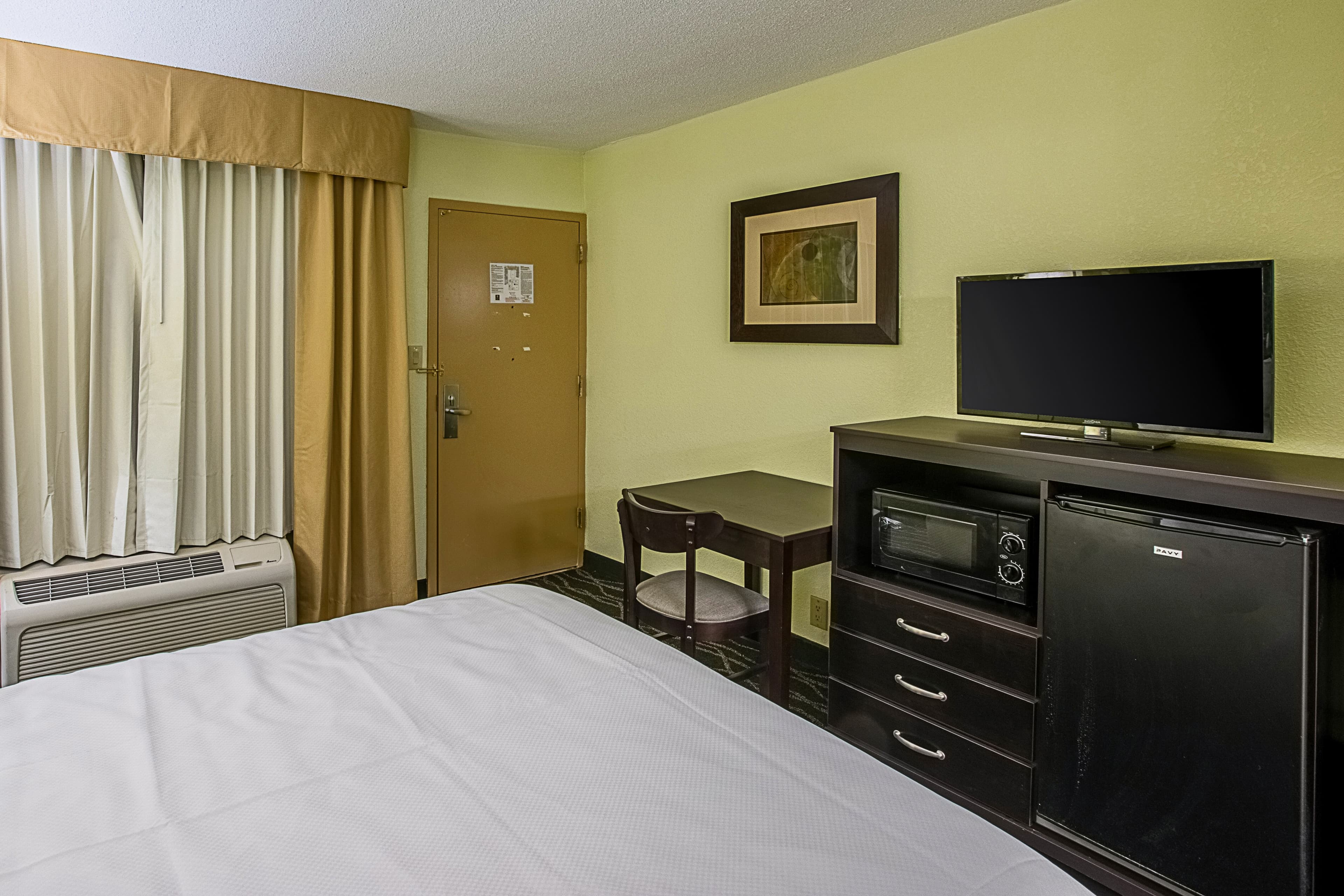 Clarion Inn Columbia Airport - Image 4