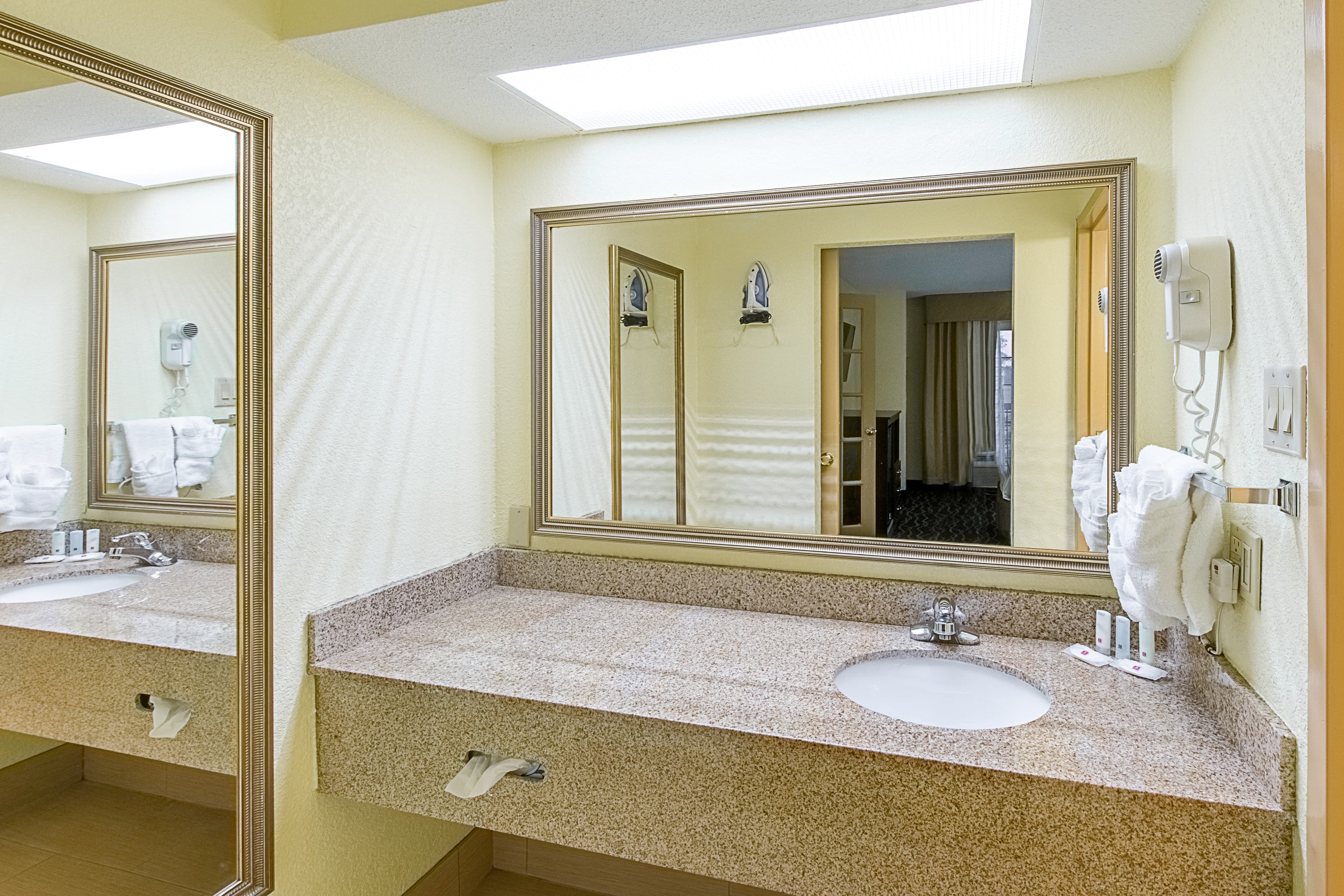 Clarion Inn Columbia Airport — 24
