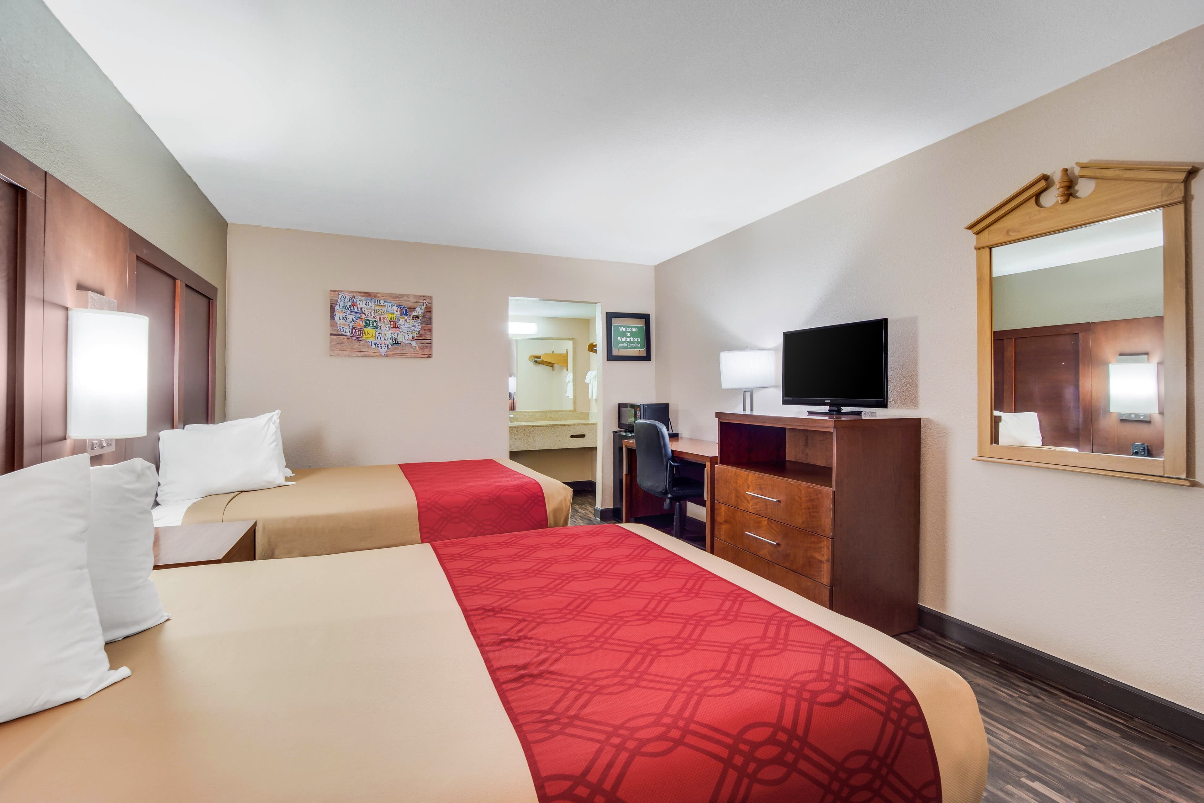 Econo Lodge Walterboro I-95 - Image 4