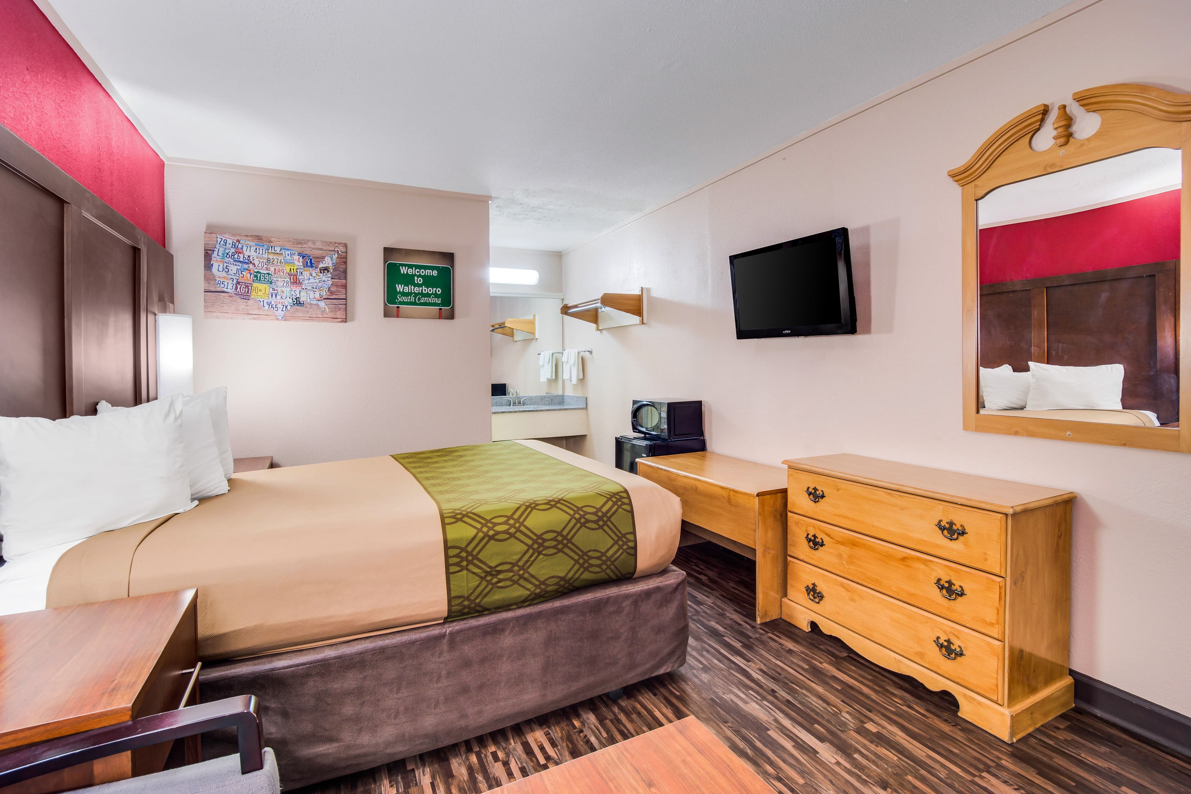 Econo Lodge Walterboro I-95 — 24