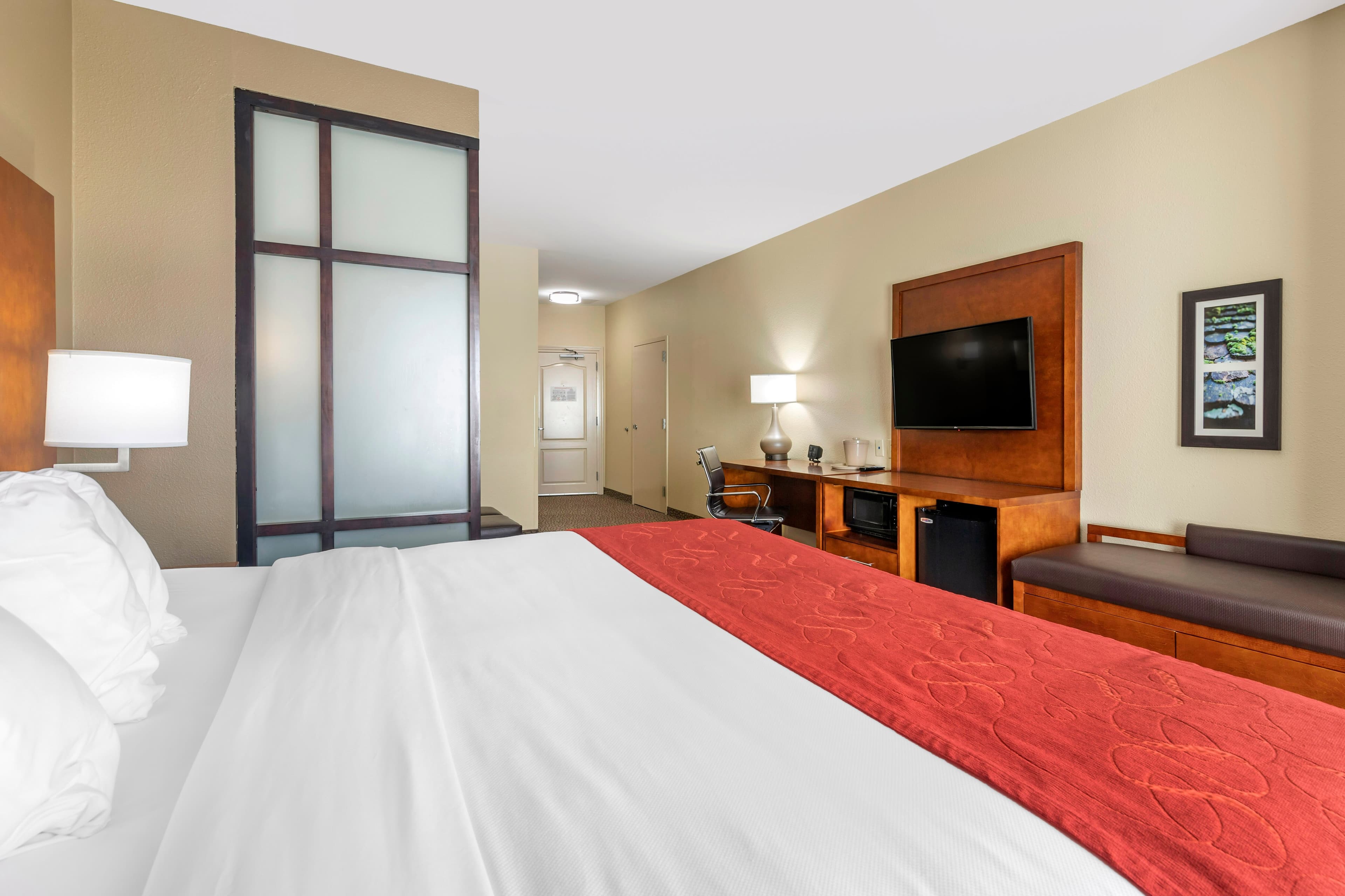 Comfort Suites Florence I-95 - Image 4