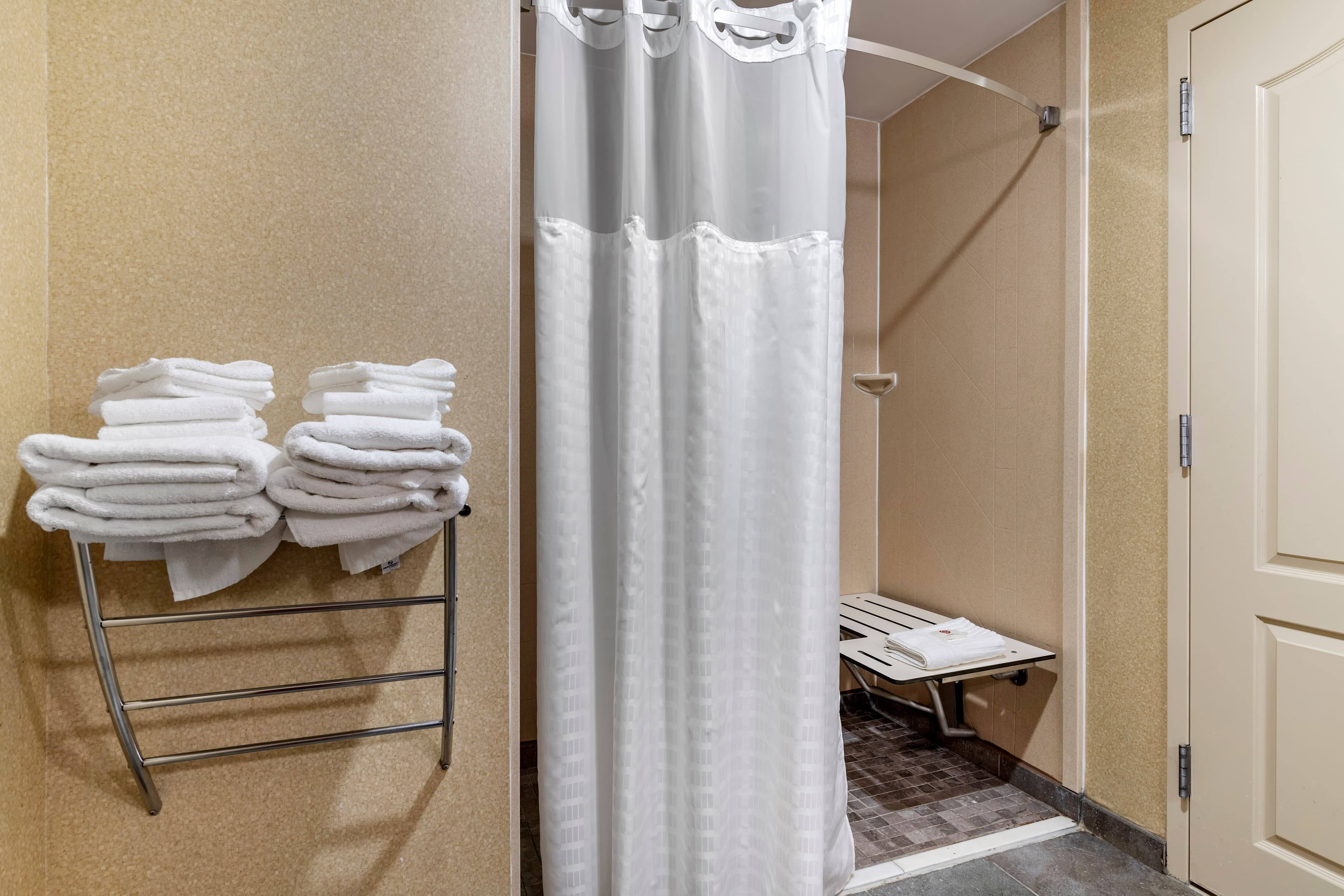 Comfort Suites Florence I-95 — 9