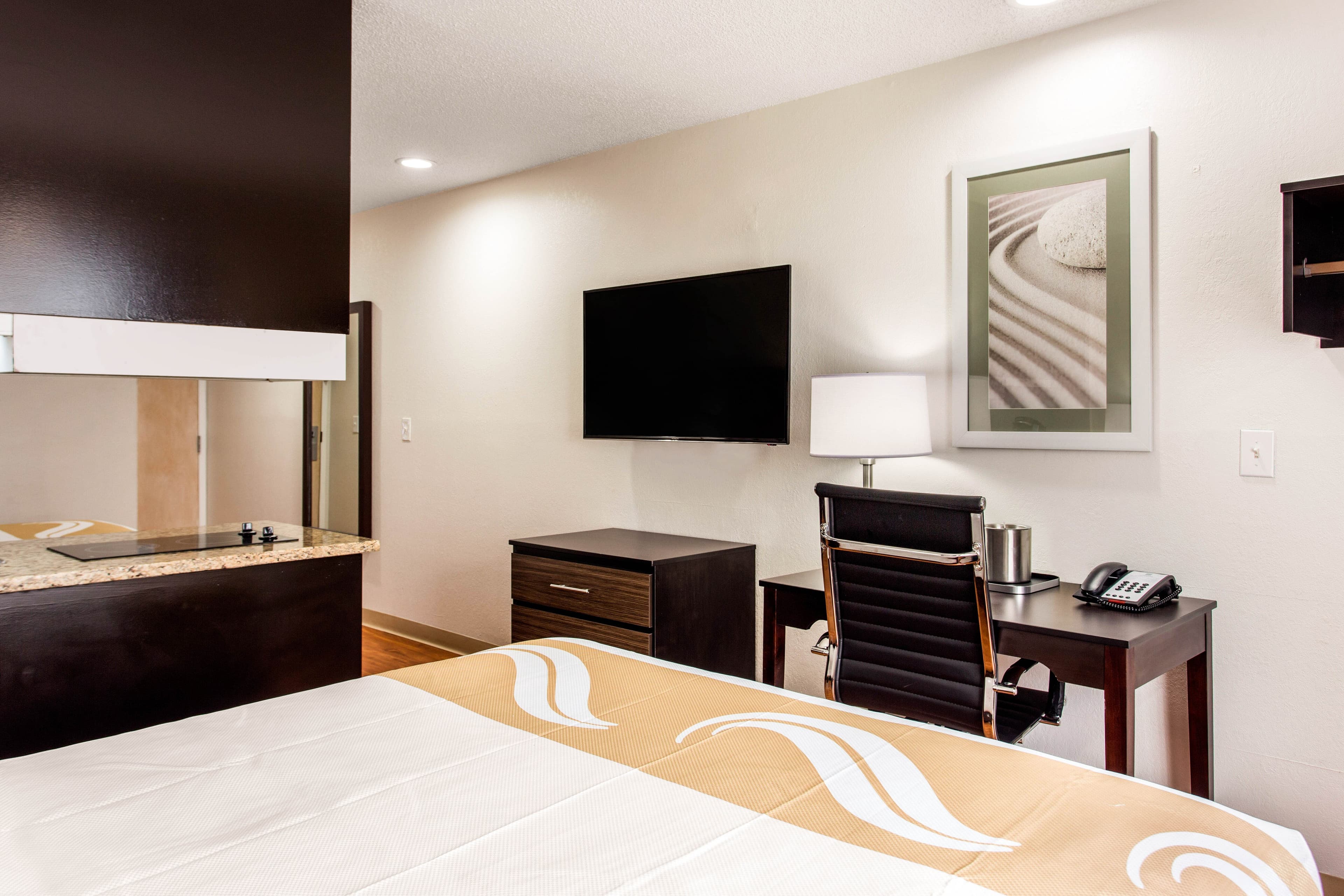 Quality Inn & Suites Myrtle Beach near Outlets - Image 2