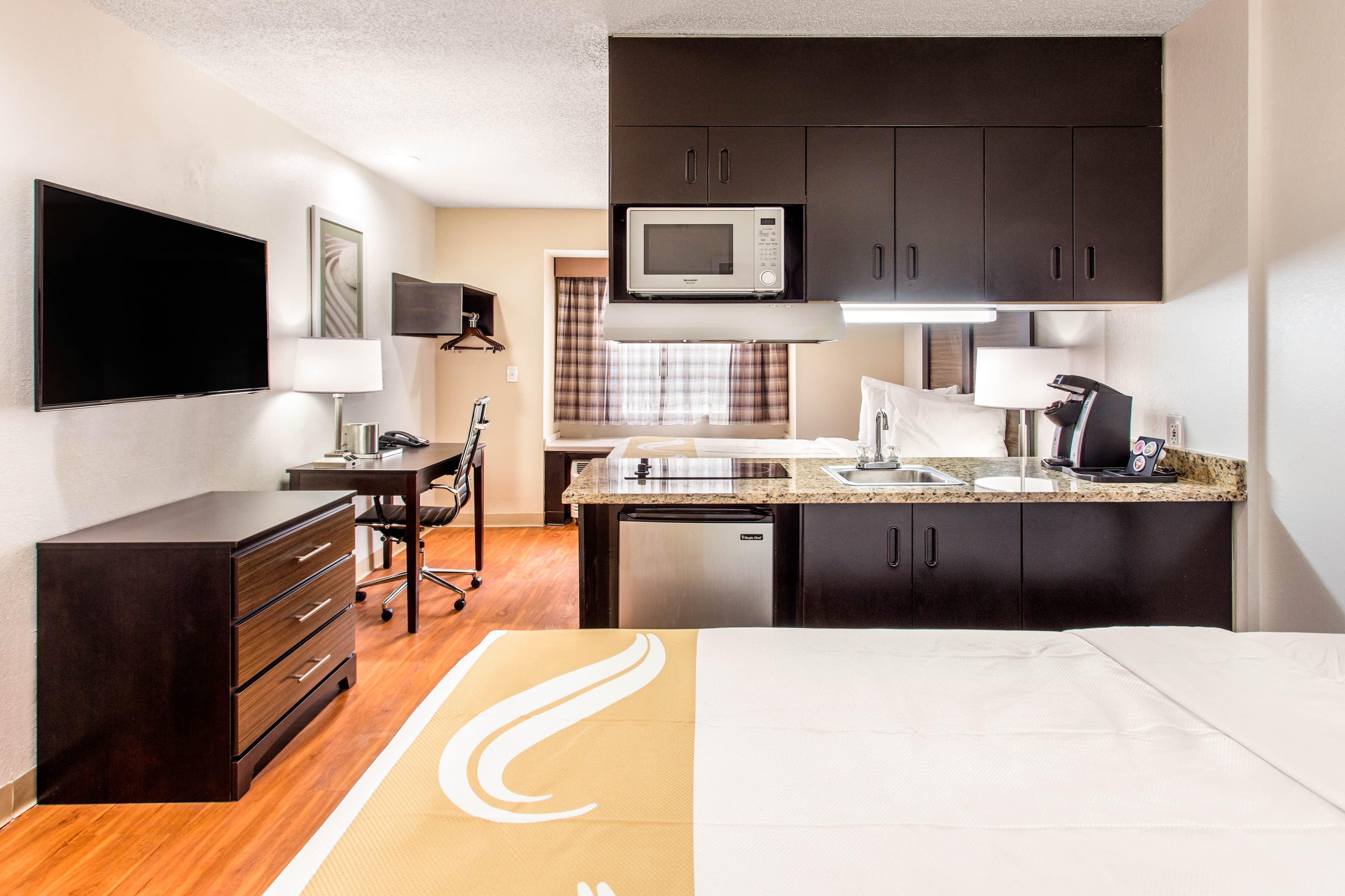Quality Inn & Suites Myrtle Beach near Outlets - Image 3