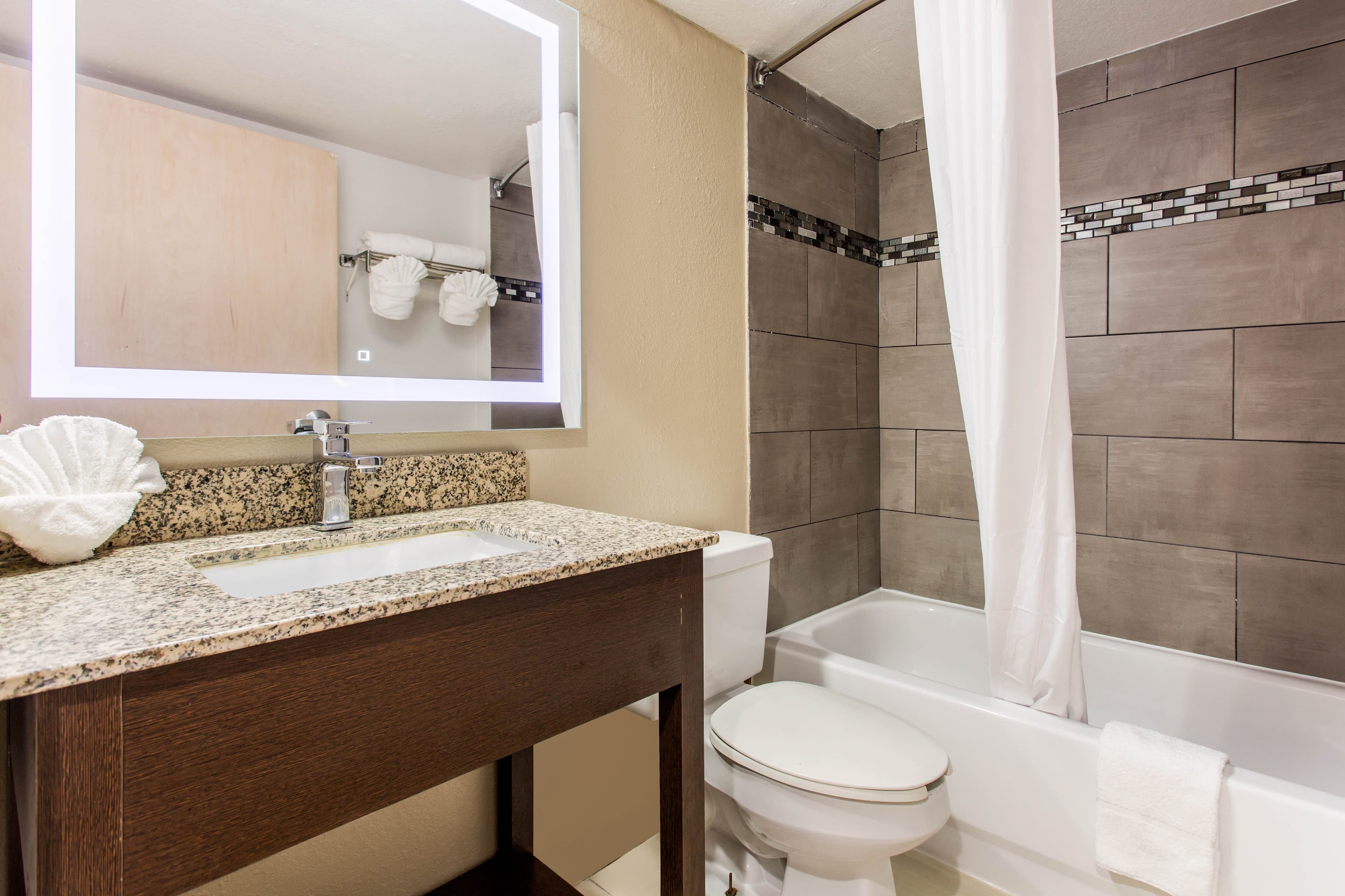 Quality Inn & Suites Myrtle Beach near Outlets — 14