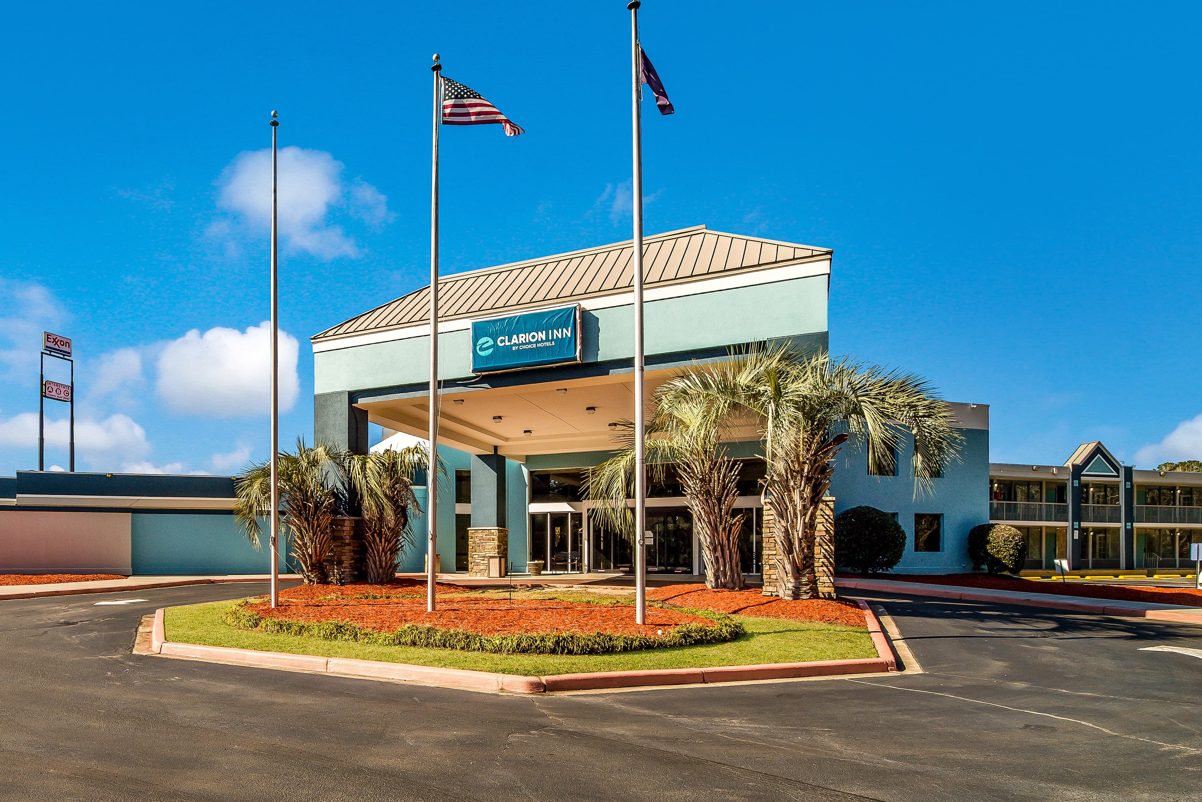 Clarion Inn & Suites Florence - Darlington - Image 1