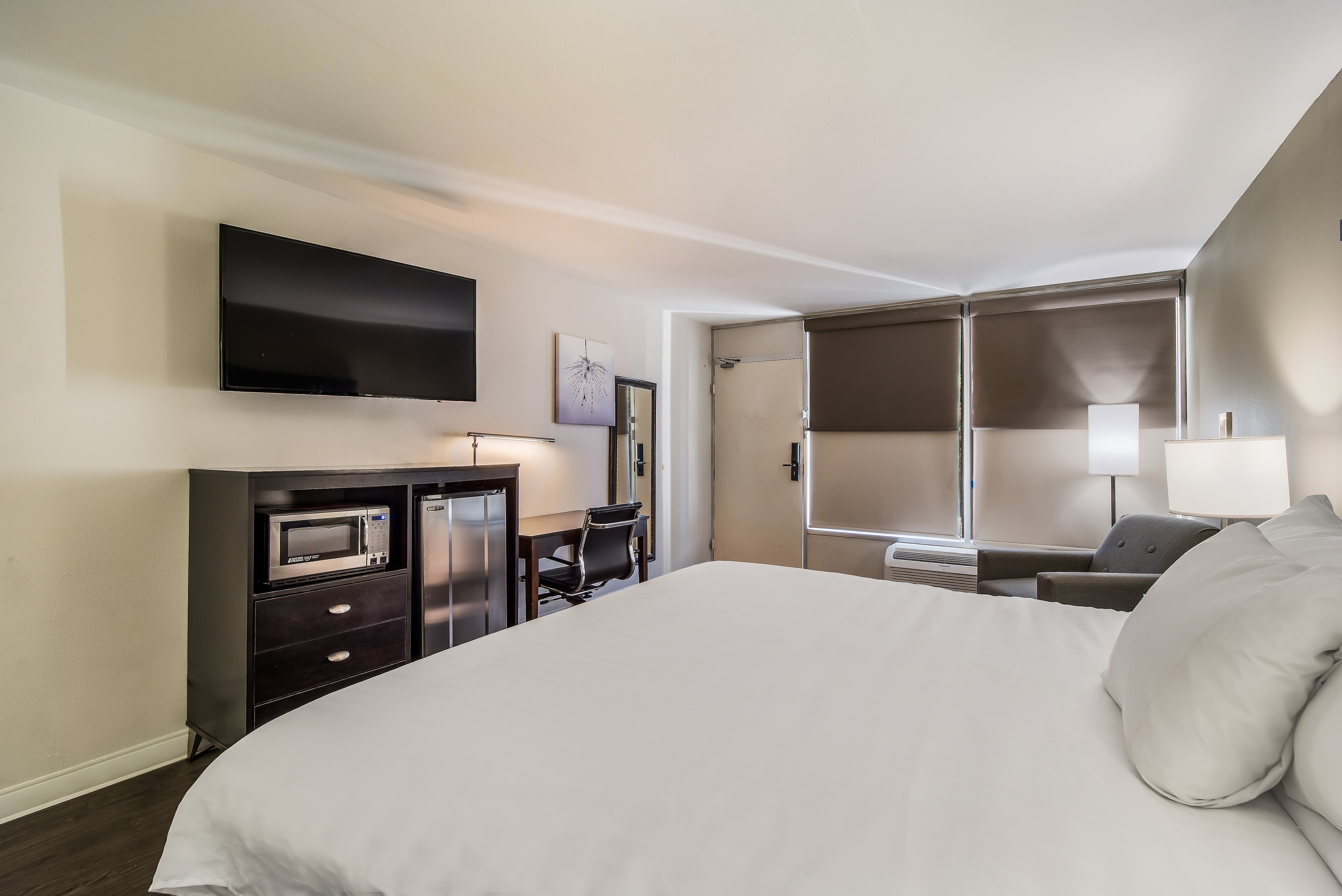 Clarion Inn & Suites Florence - Darlington — 7