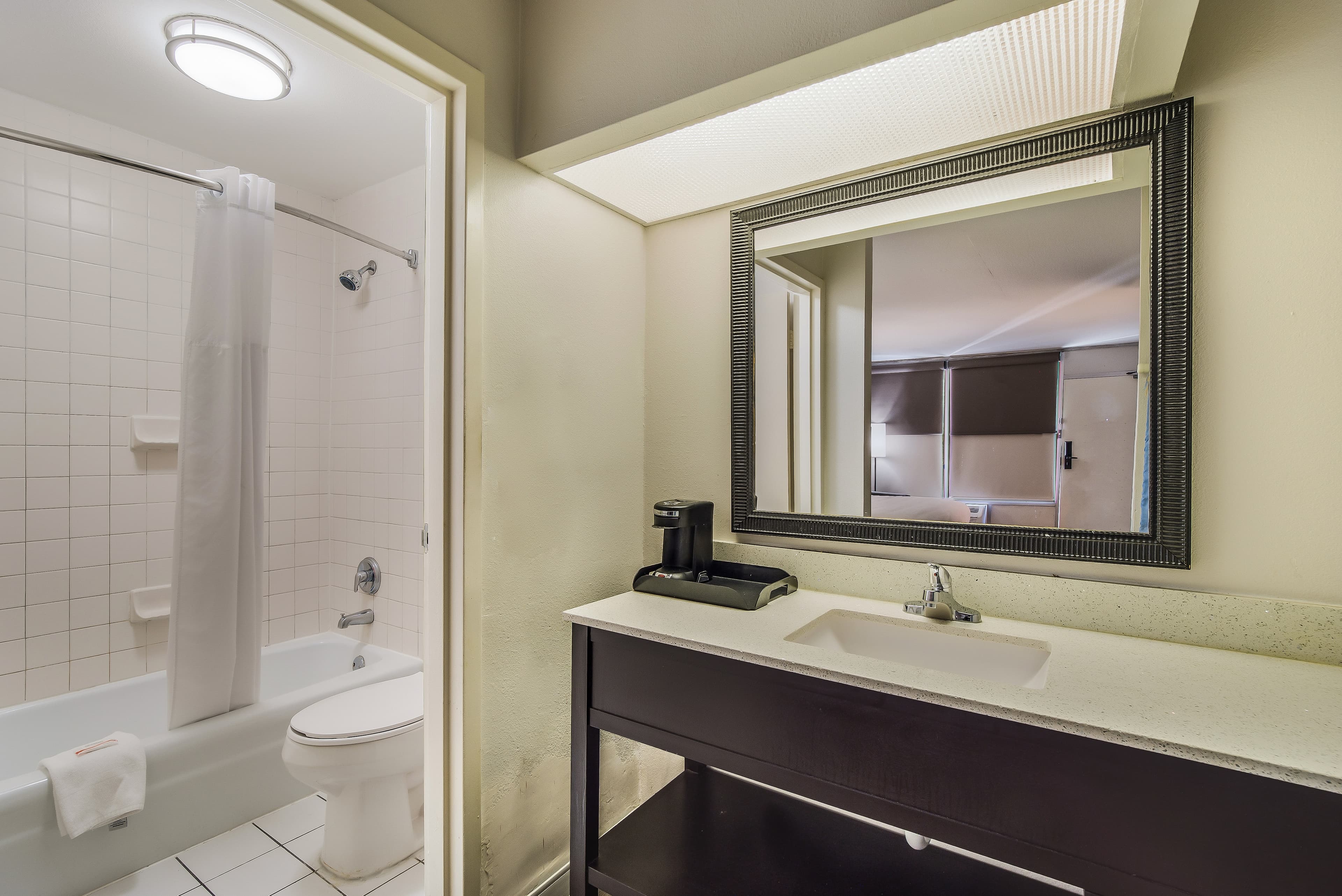 Clarion Inn & Suites Florence - Darlington — 18