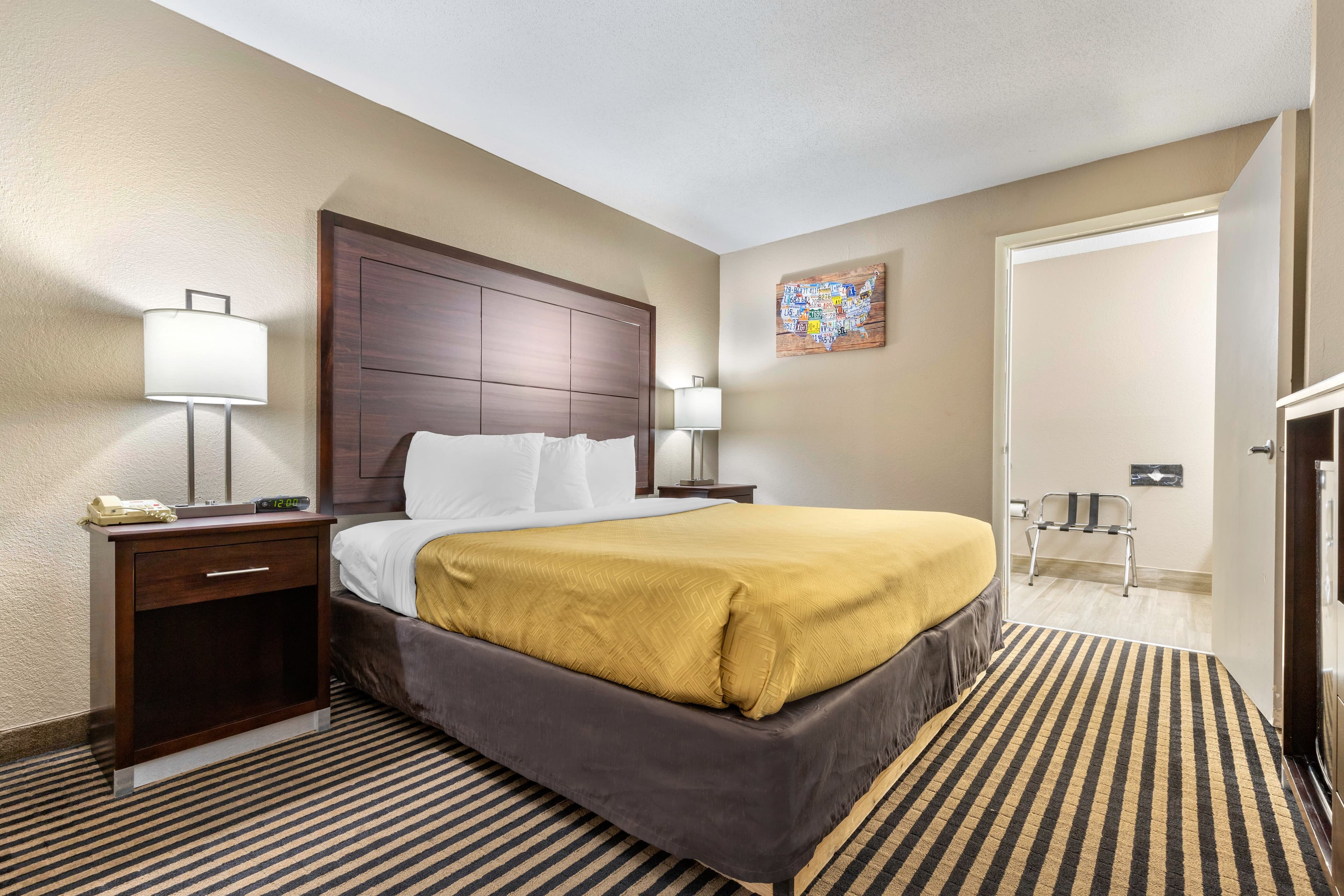 Econo Lodge Florence - Darlington - Image 4