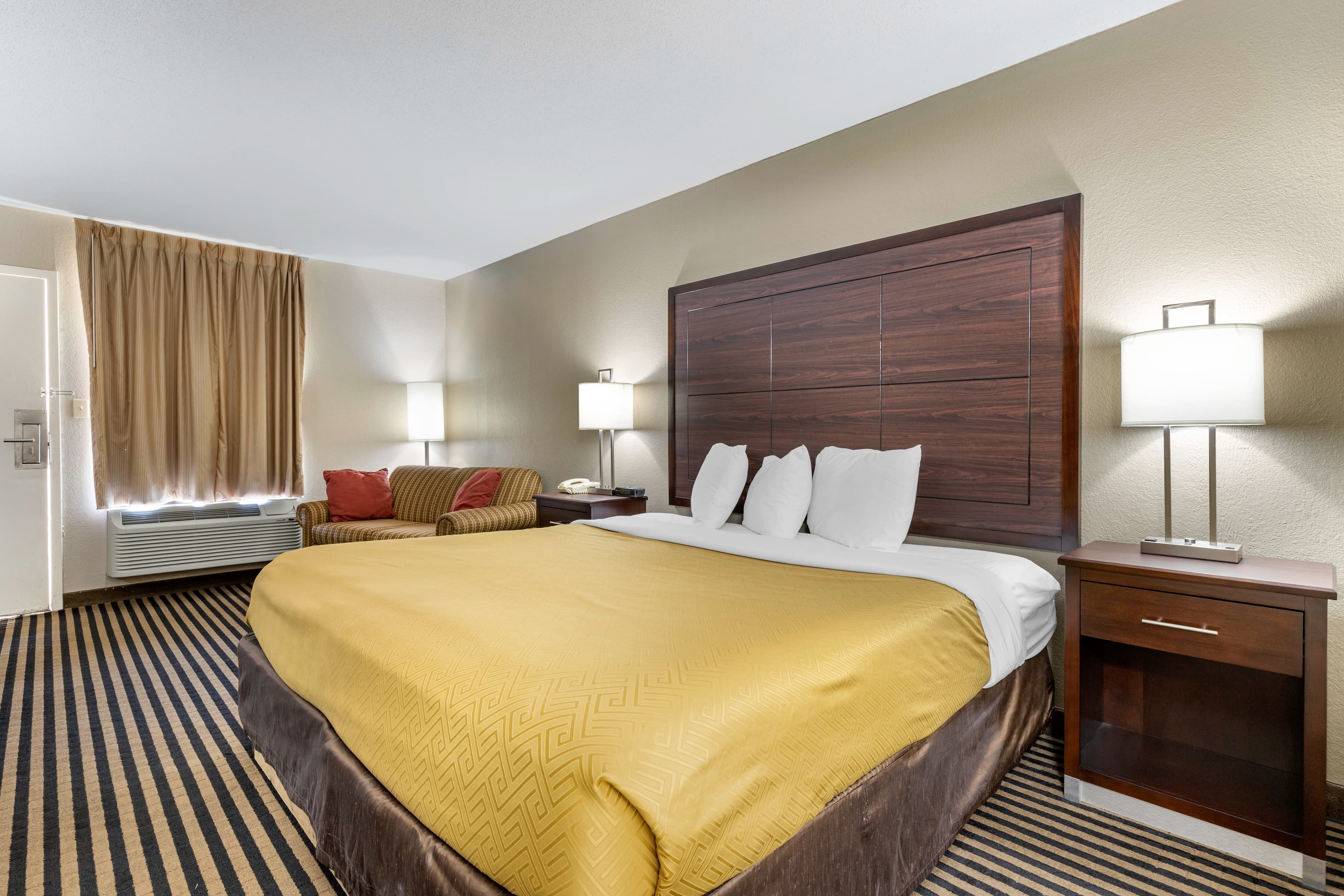 Econo Lodge Florence - Darlington - Image 5