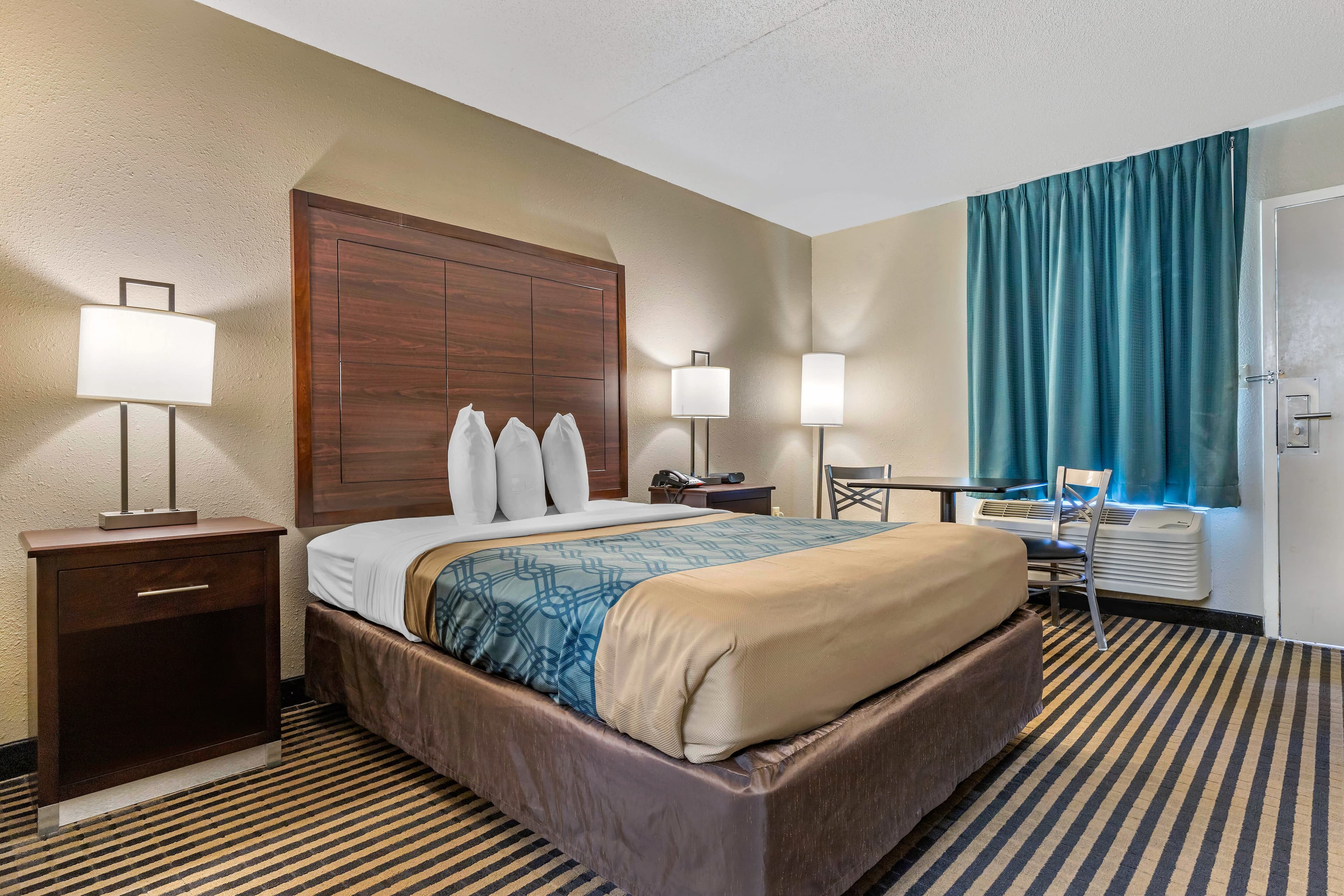 Econo Lodge Florence - Darlington — 14