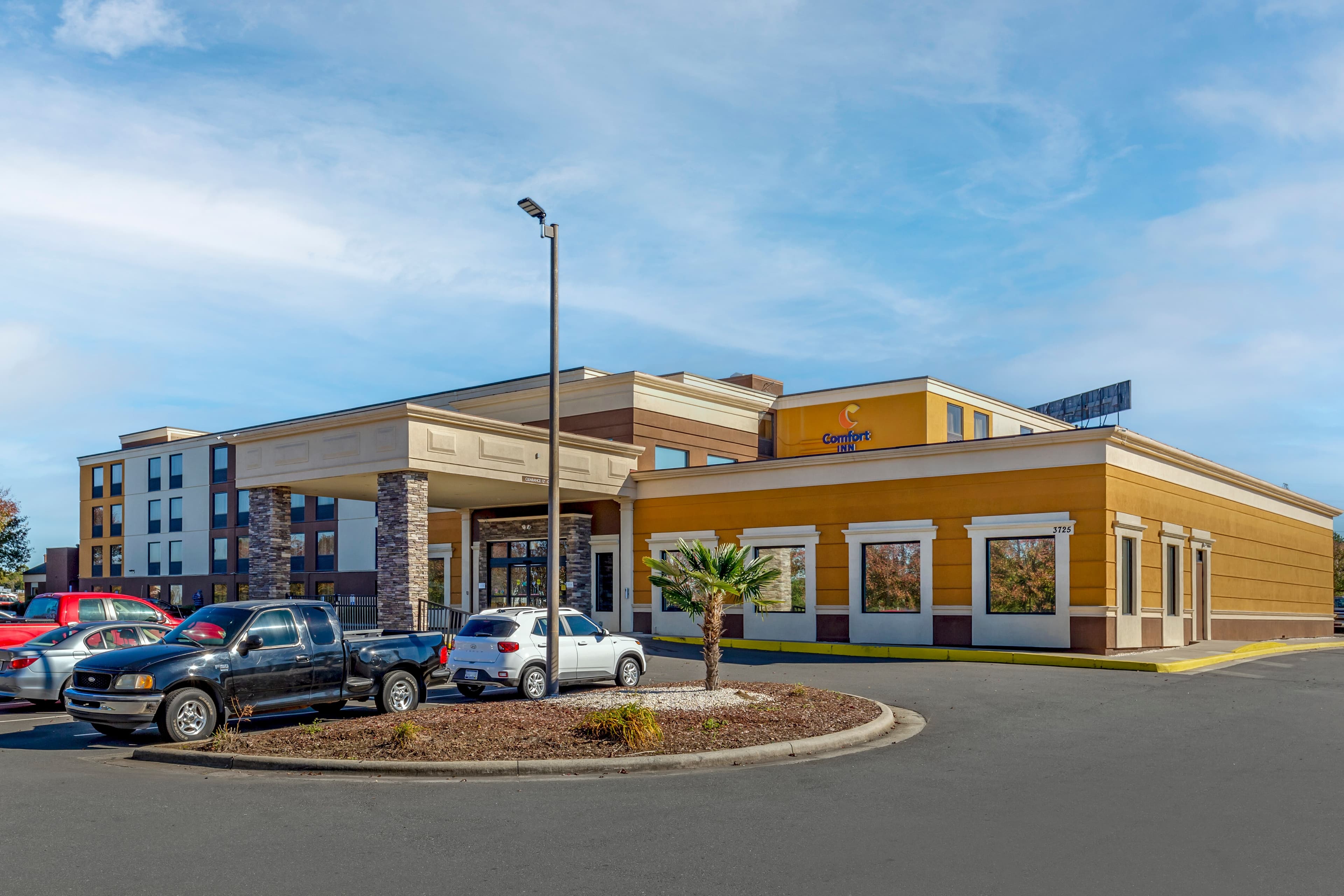 Comfort Inn Fort Mill Amusement Park at Carowinds Blvd - Image 1