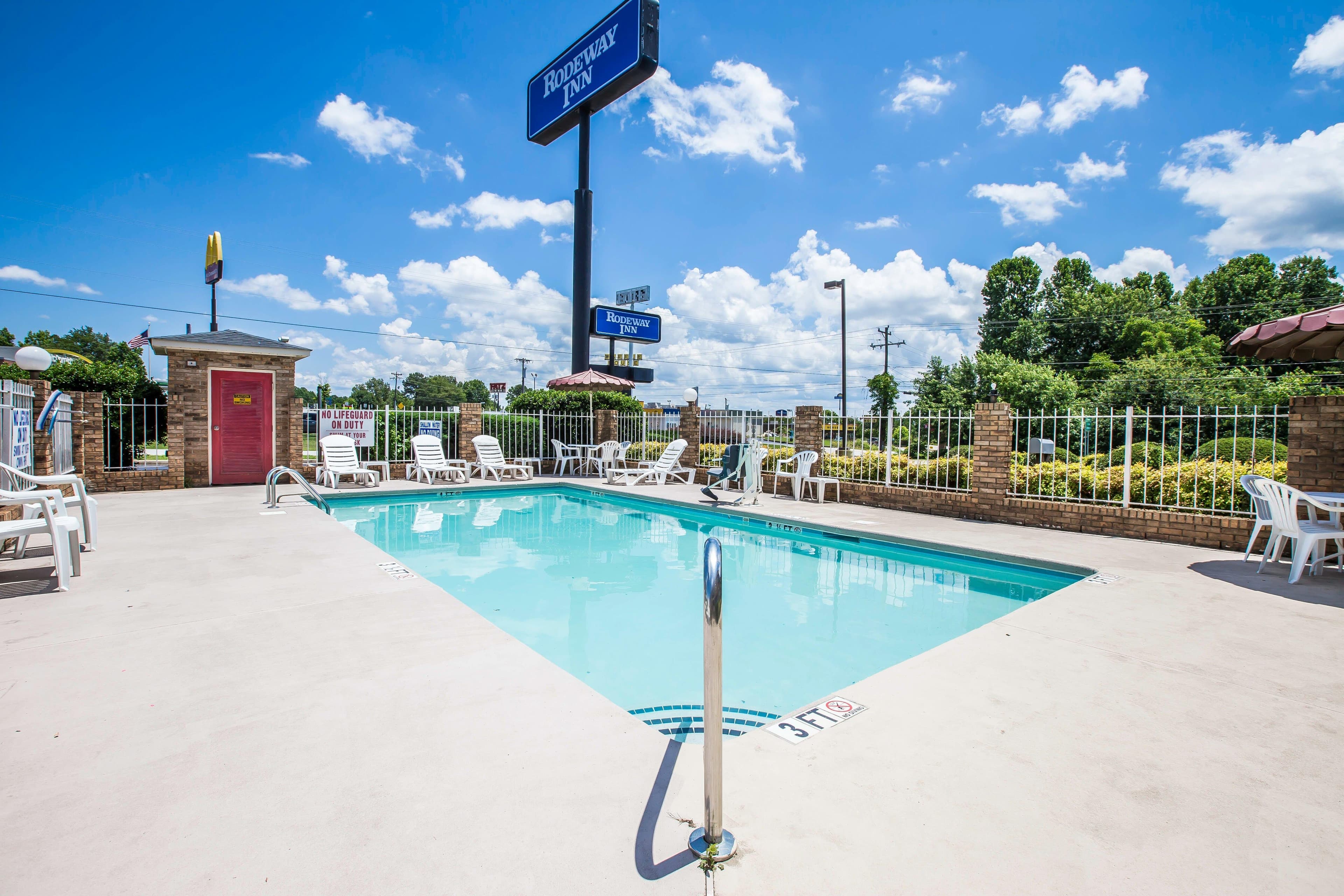 Rodeway Inn Expo Center - Image 1