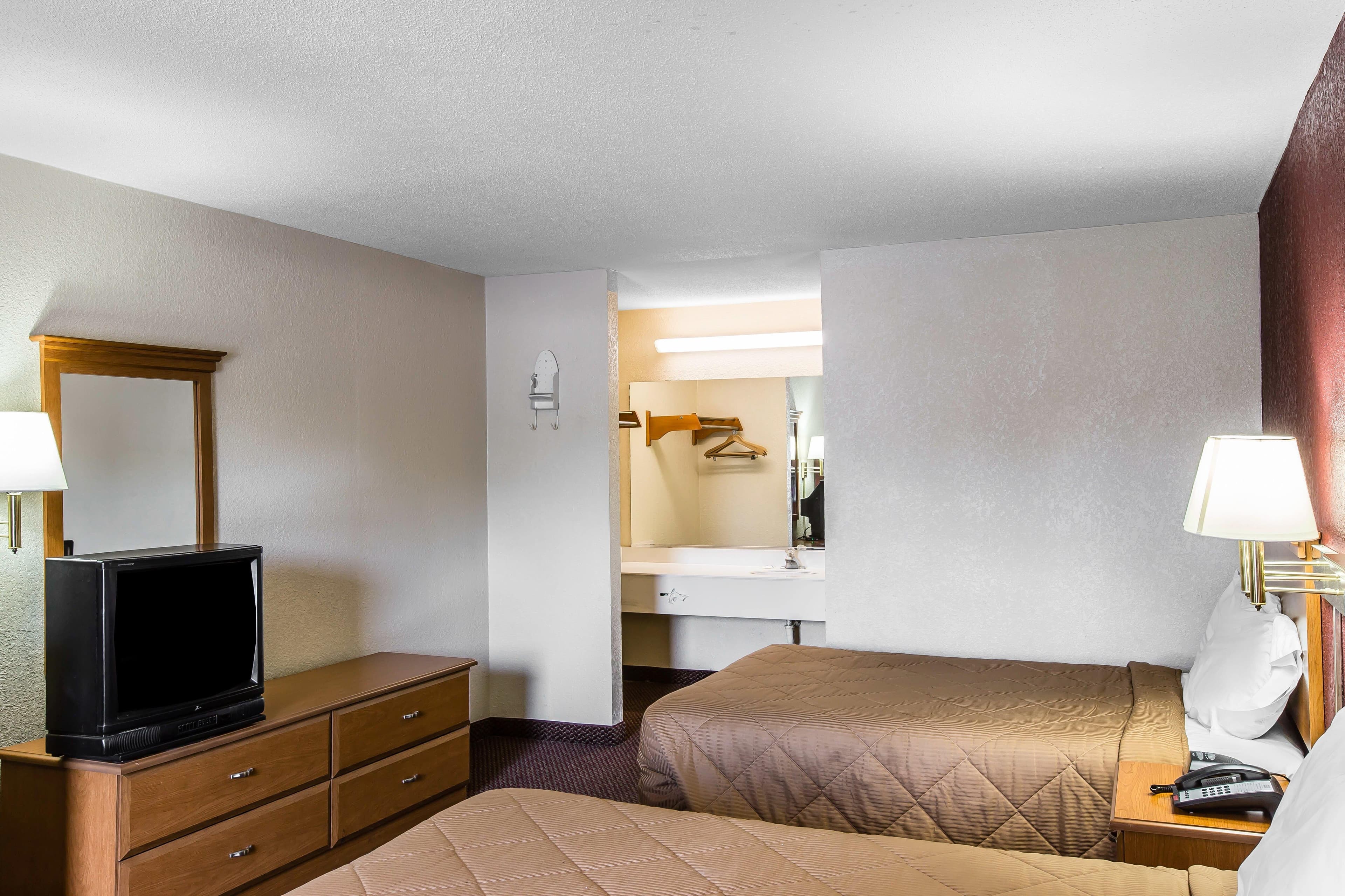 Rodeway Inn Expo Center - Image 3