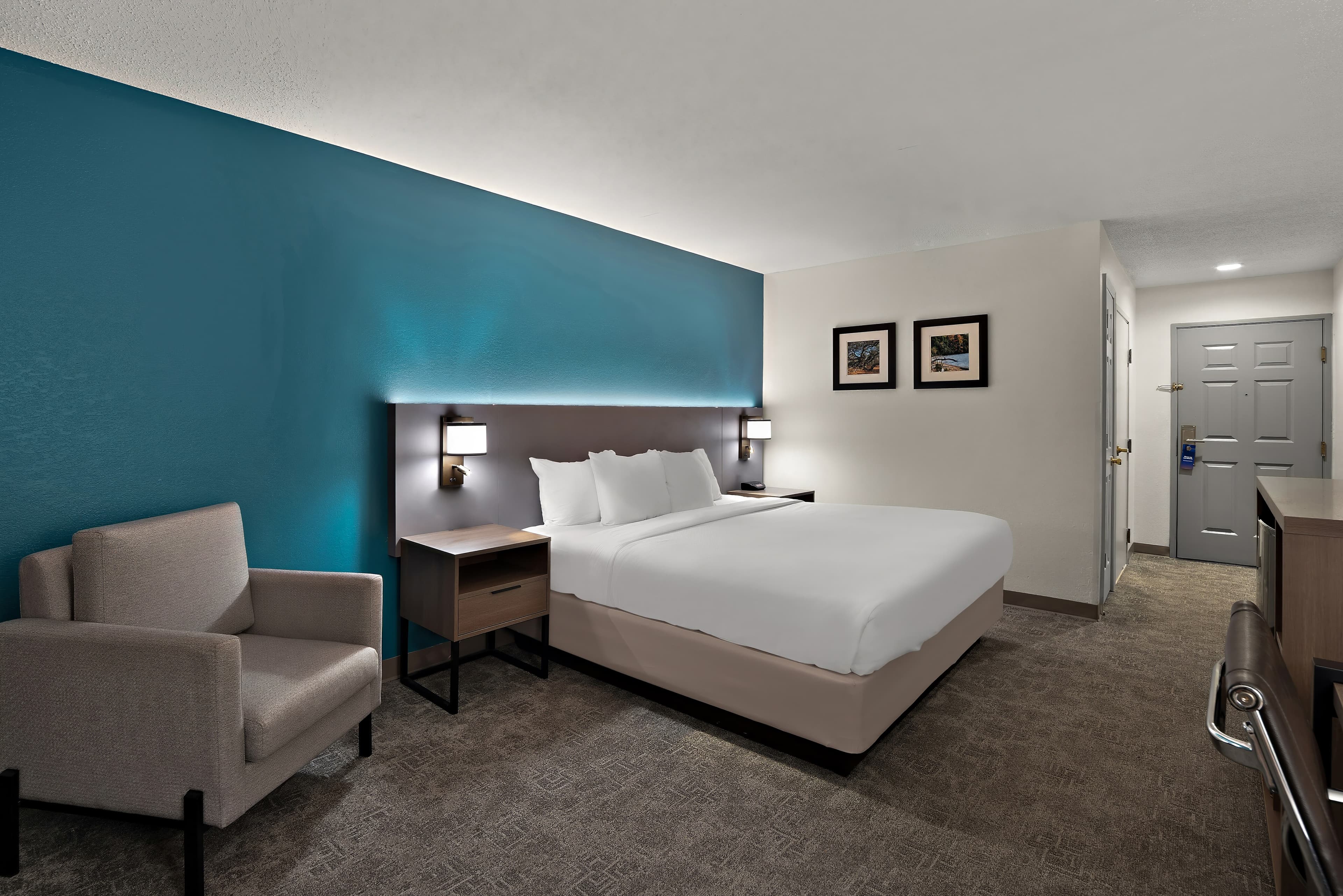 Comfort Inn & Suites Santee I-95 - Image 4
