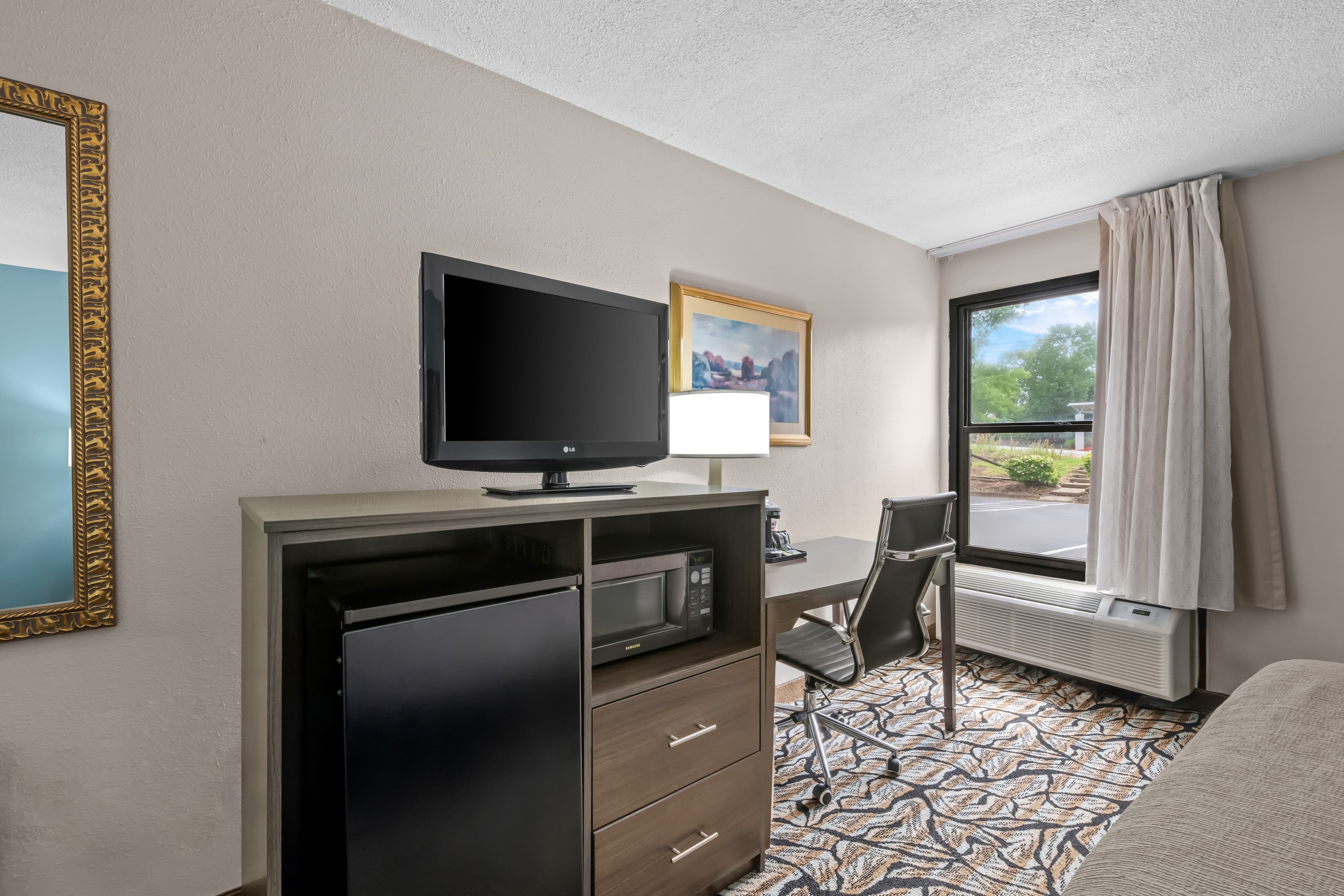 Quality Inn Fort Mill near Carowinds Blvd. - Image 4
