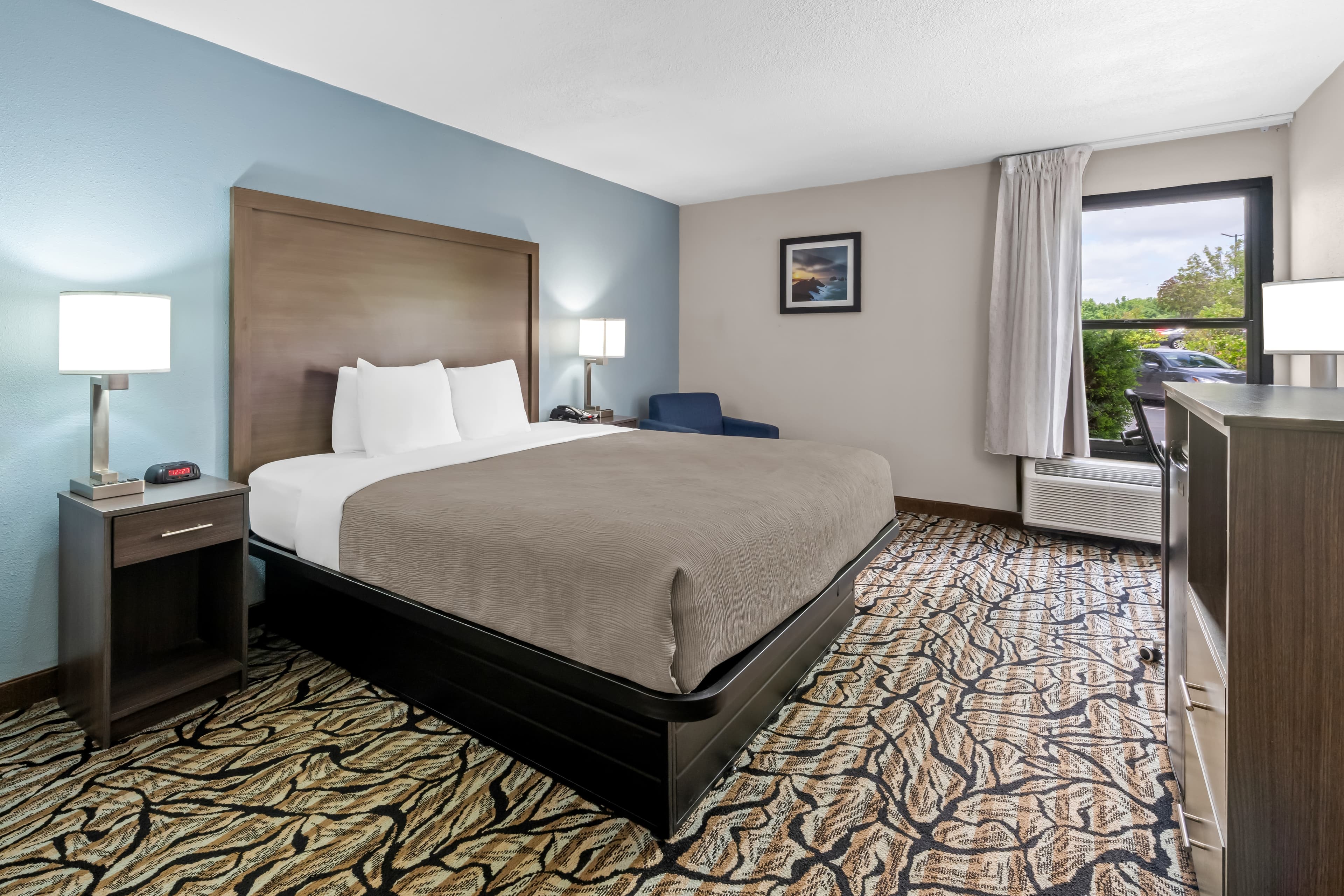 Quality Inn Fort Mill near Carowinds Blvd. - Image 5