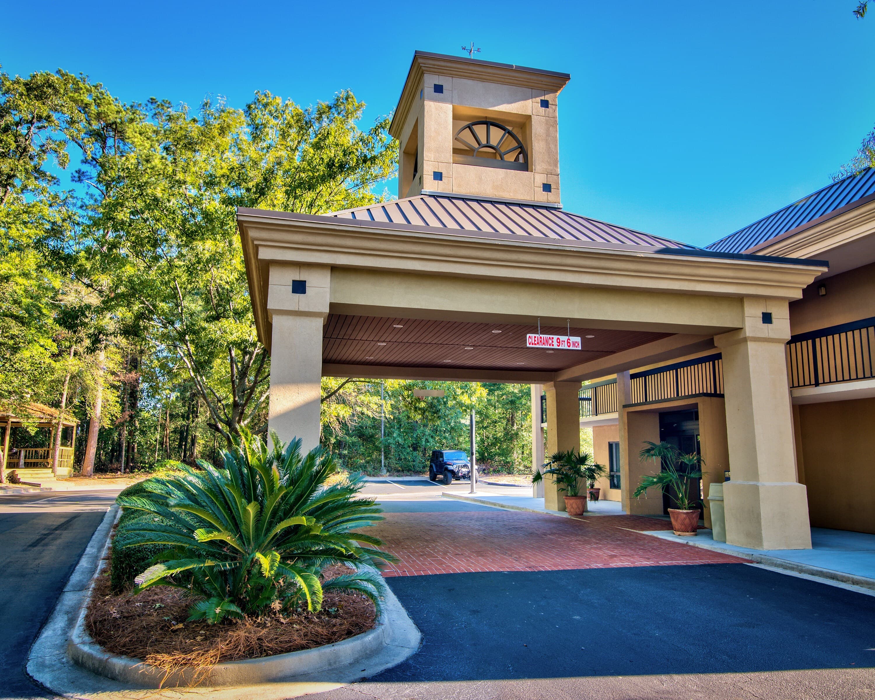 Clarion Inn & Suites Aiken South - Image 1