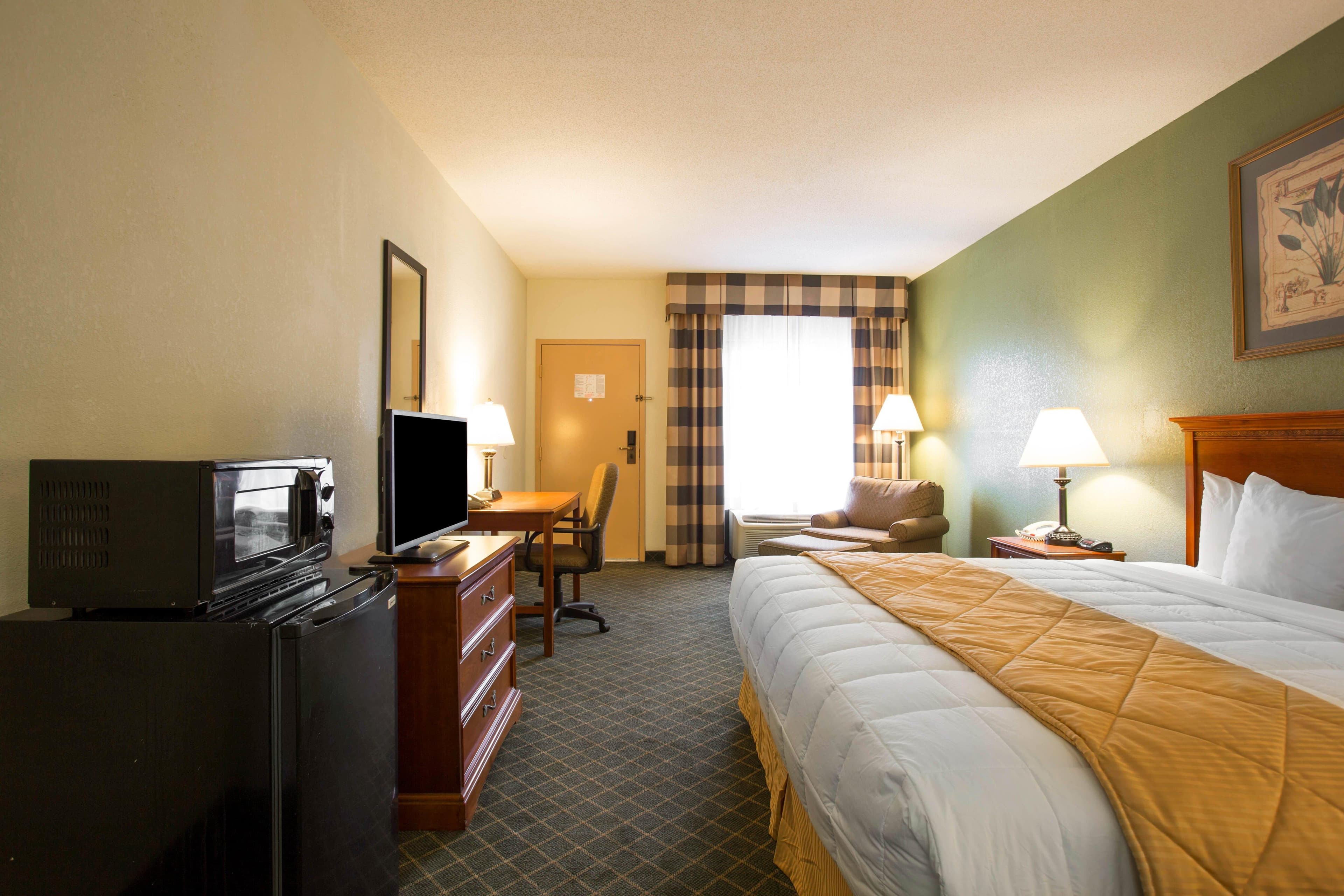 Clarion Inn & Suites Aiken South — 17