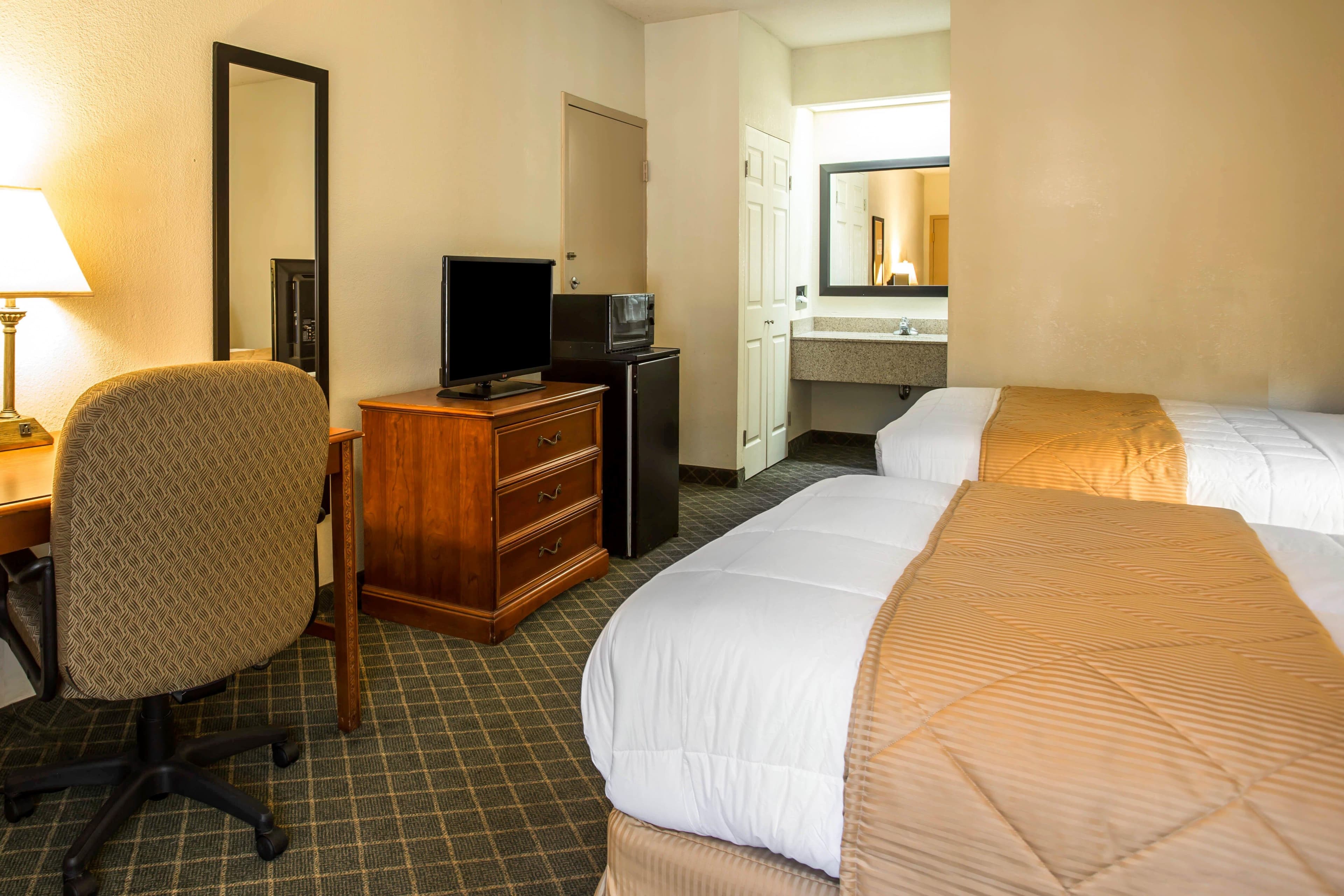 Clarion Inn & Suites Aiken South — 13