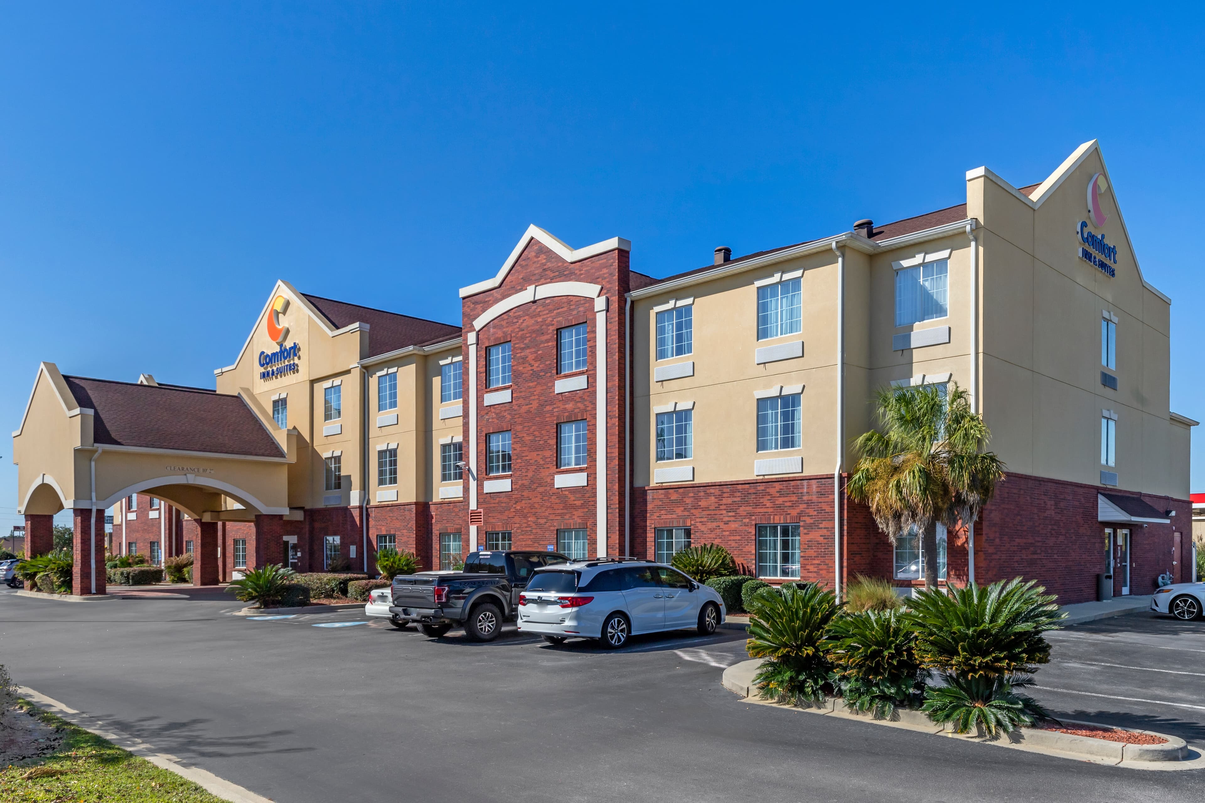 Comfort Inn & Suites Orangeburg - Image 1