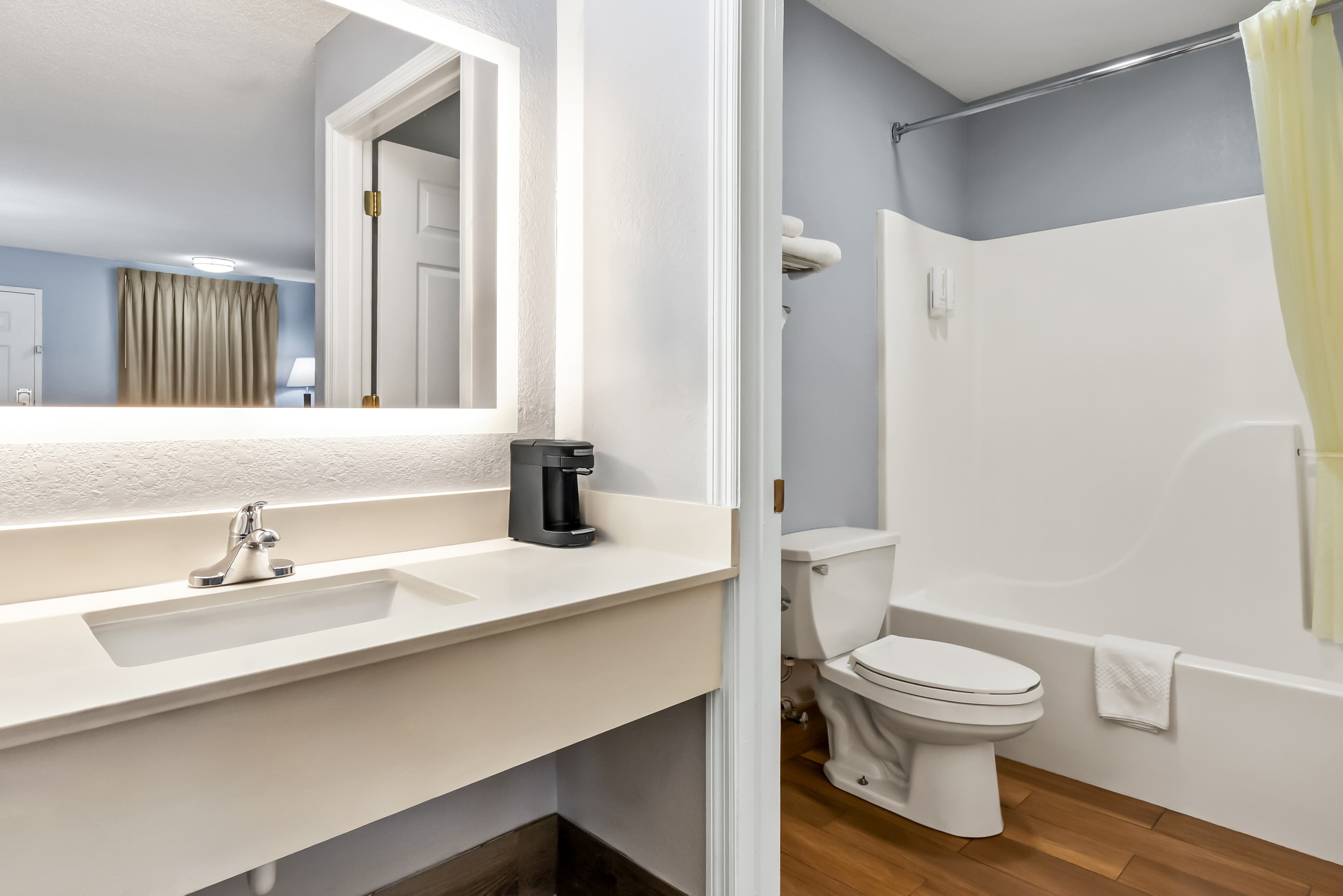 Econo Lodge Inn & Suites Cayce I-26 Airport — 36