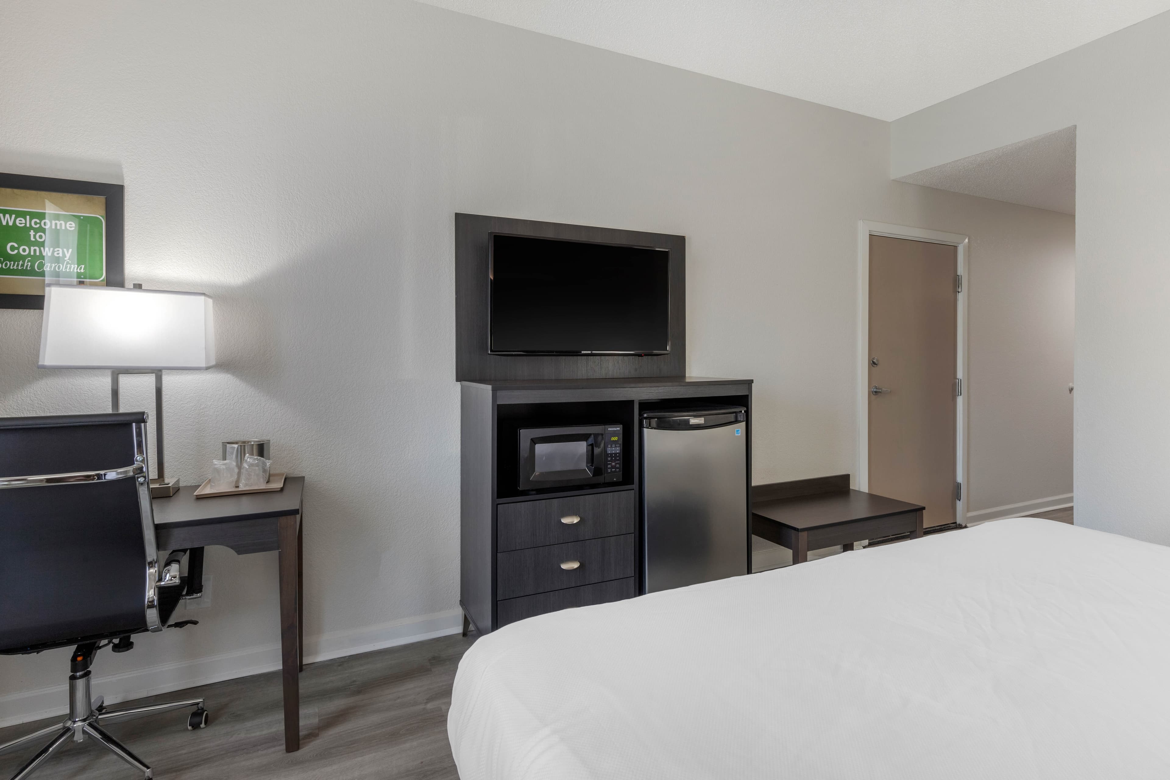 Econo Lodge At The University - Image 5