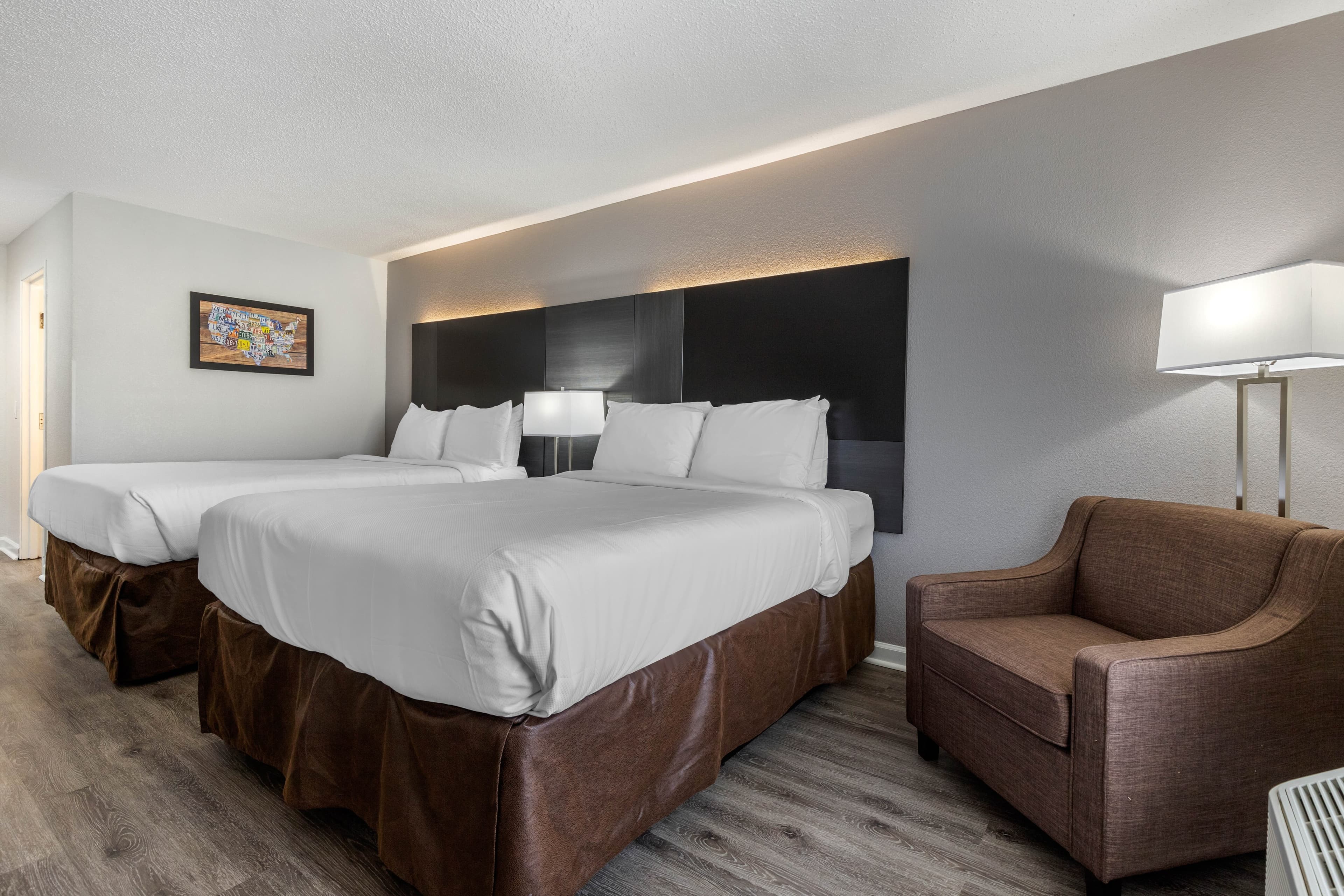 Econo Lodge At The University — 8