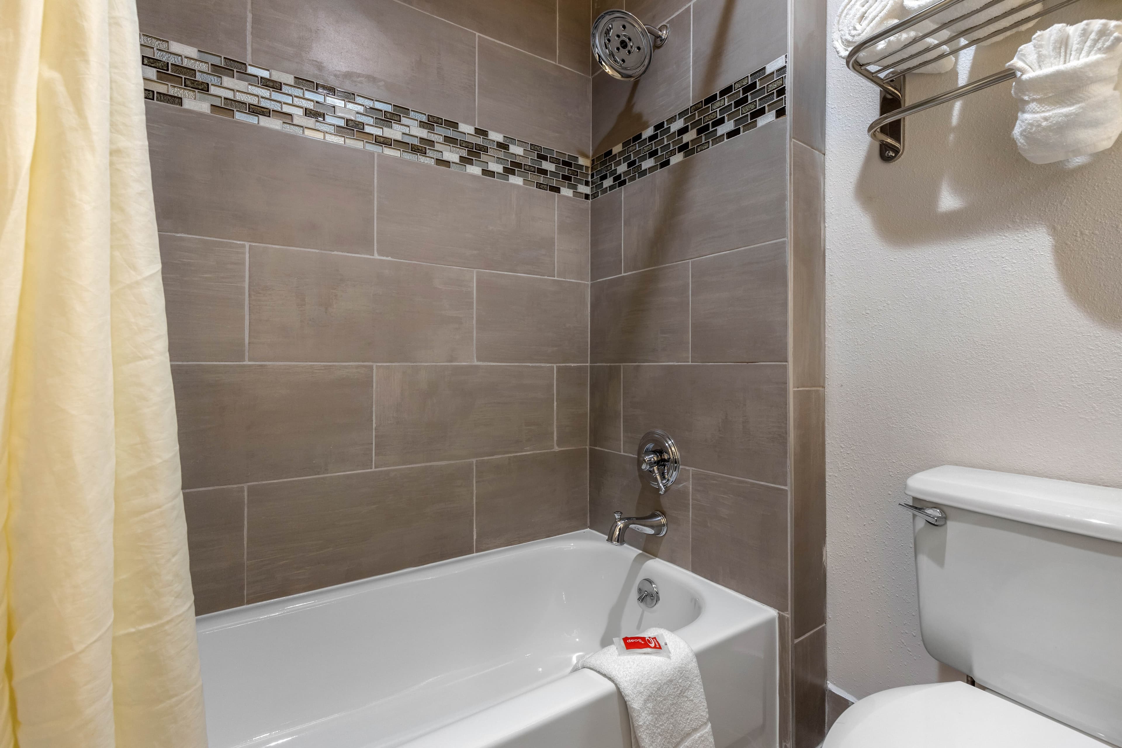 Econo Lodge At The University — 11