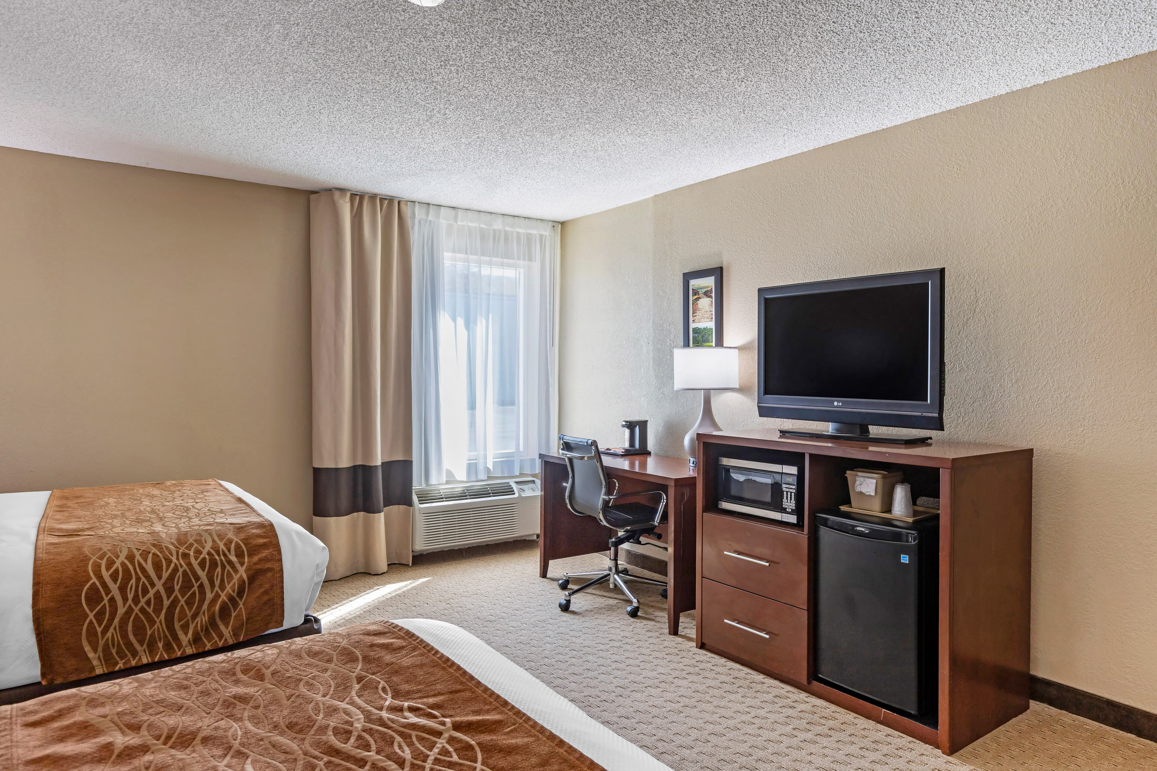 Comfort Inn N Myrtle Beach Barefoot Landing - Image 3