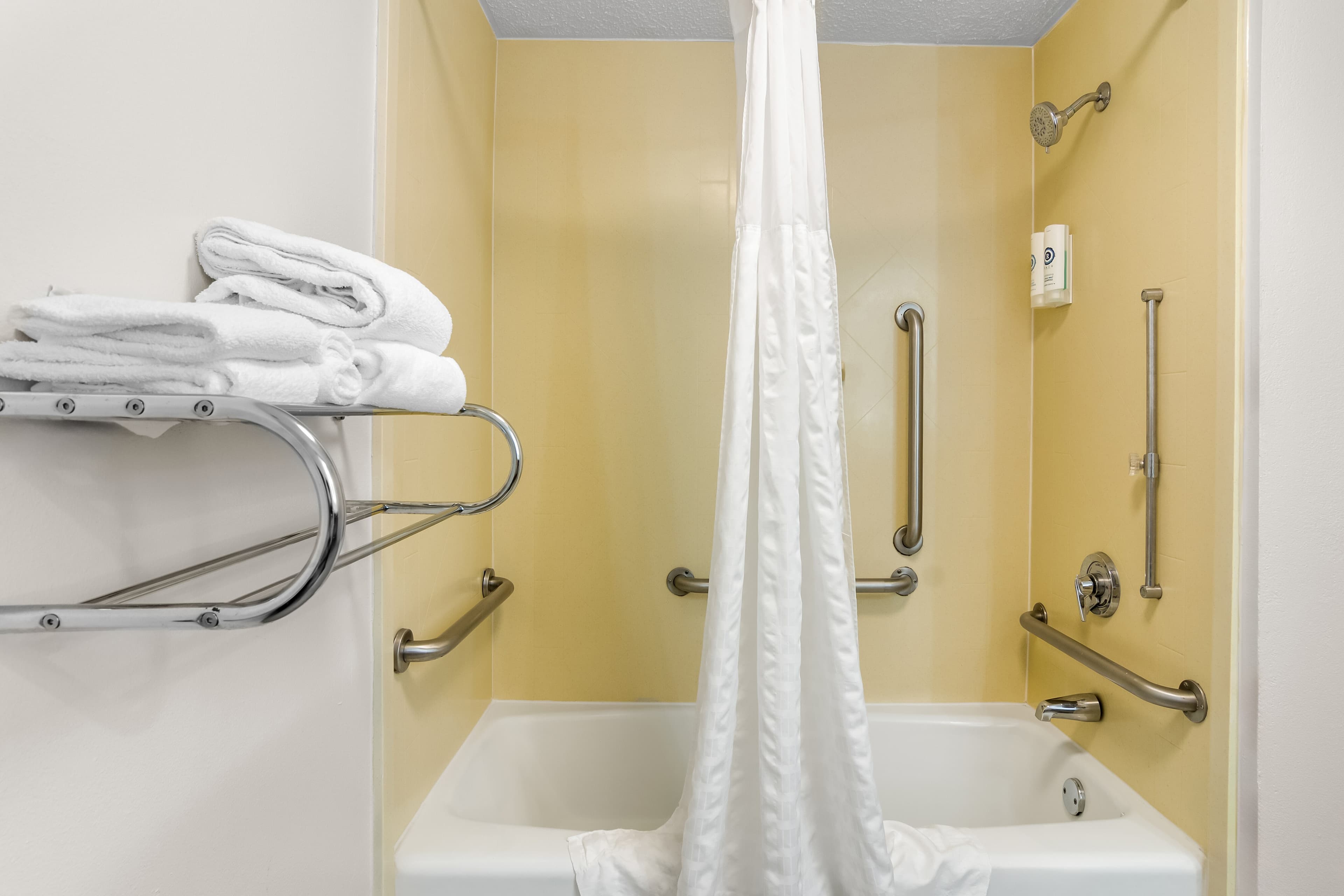 Comfort Inn Greenville - Haywood Mall - Image 5