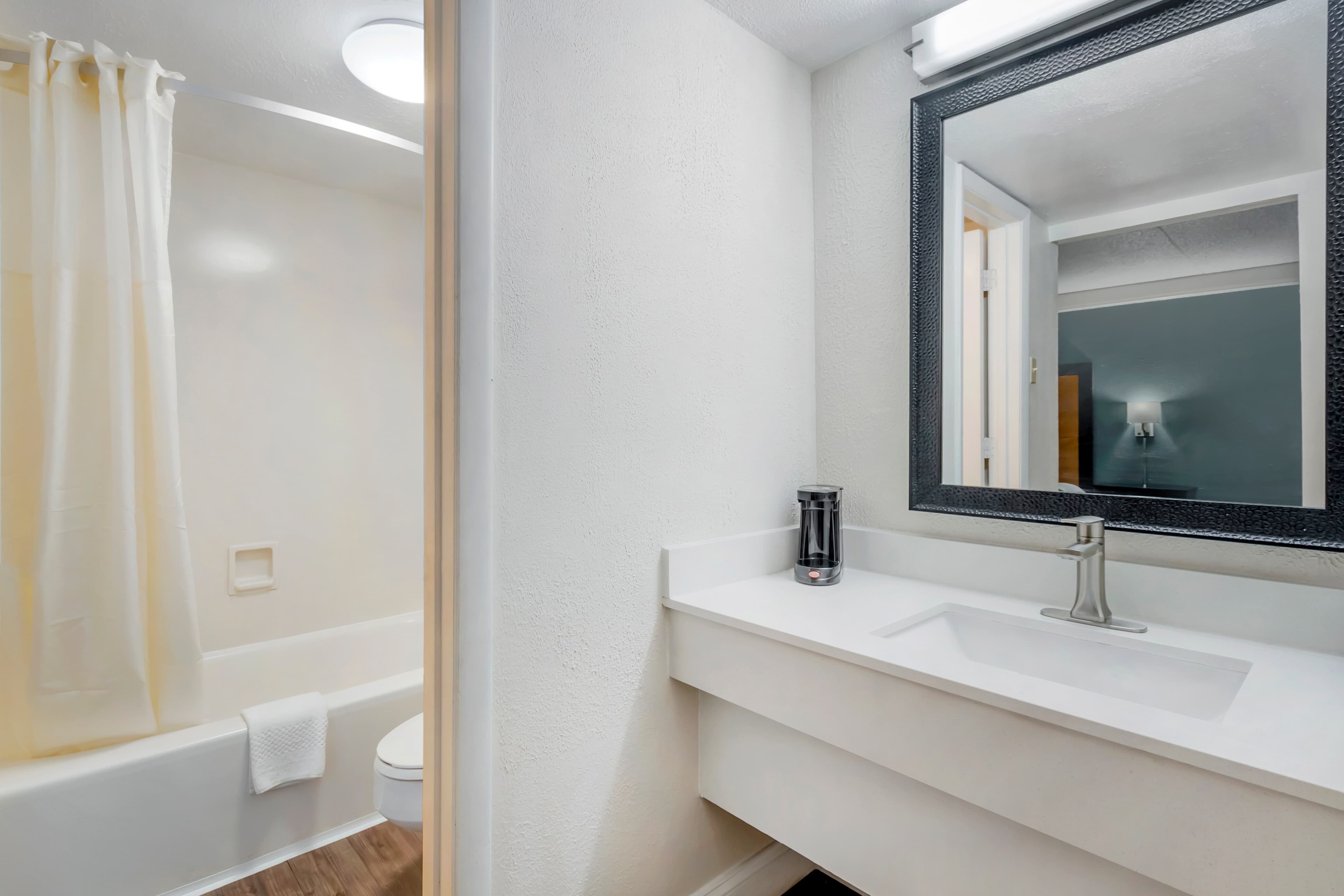 Quality Inn & Suites North Charleston - Ashley Phosphate — 14